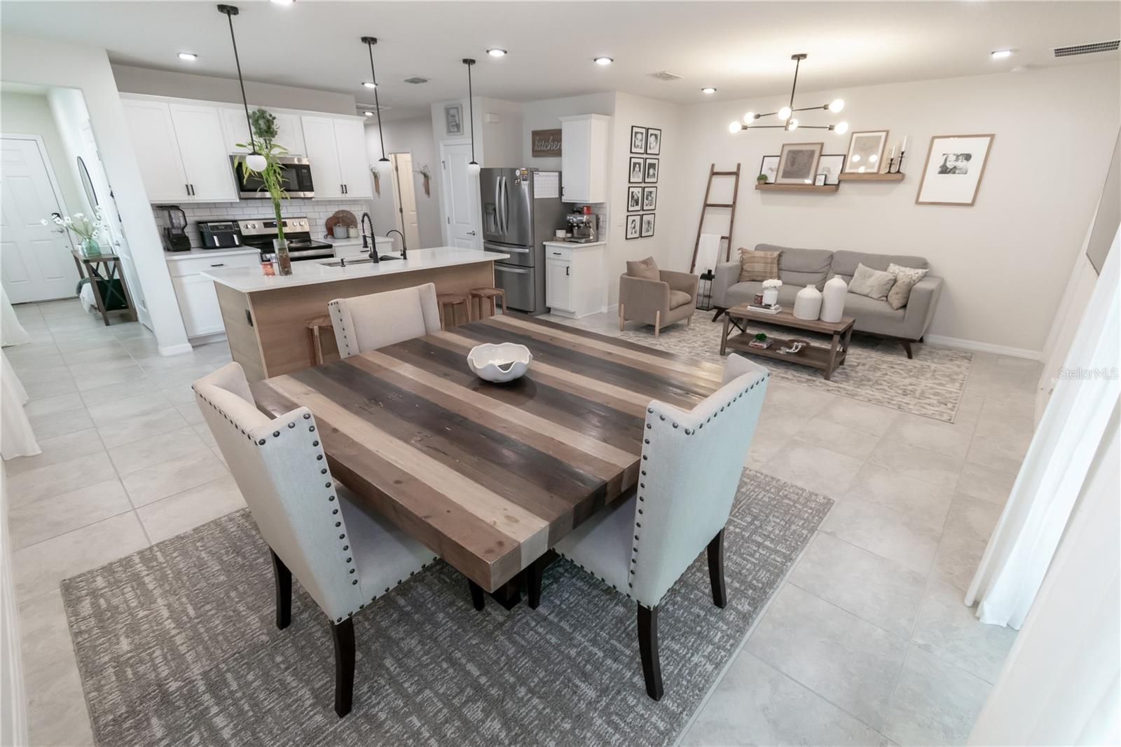 5146 ROYAL POINT AVENUE