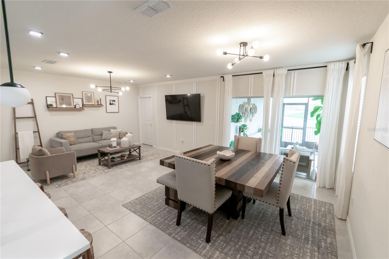 5146 ROYAL POINT AVENUE