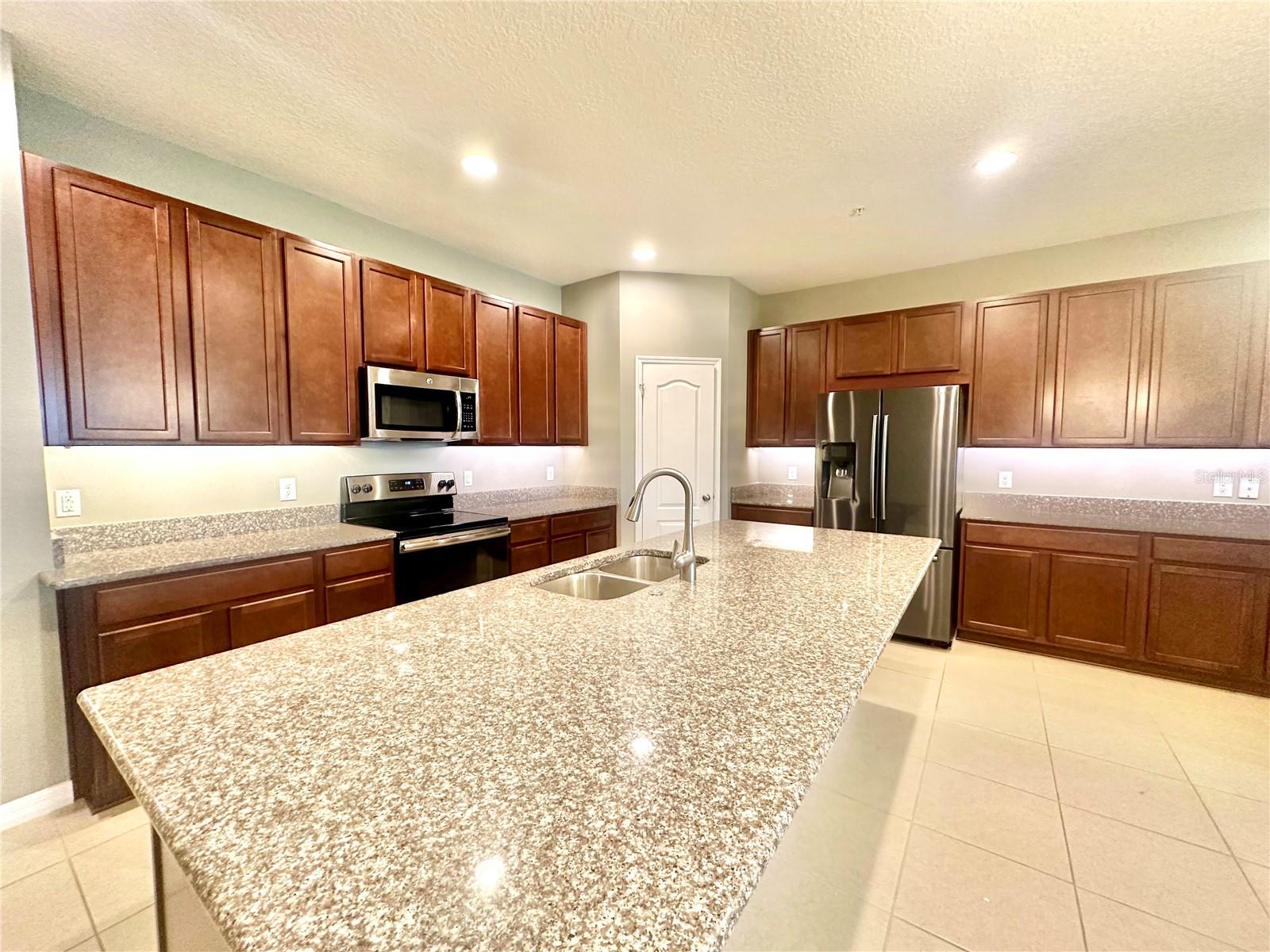 THORNBROOKE PHASE 5 - Residential Lease