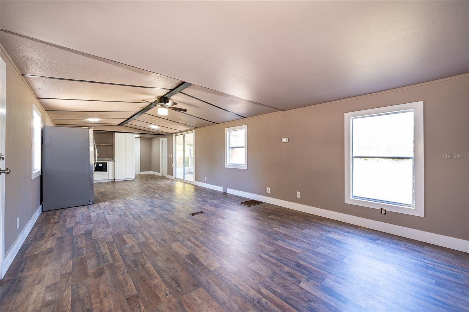 LADY LAKE SKYLINE HILLS UNIT 01 - Residential Lease