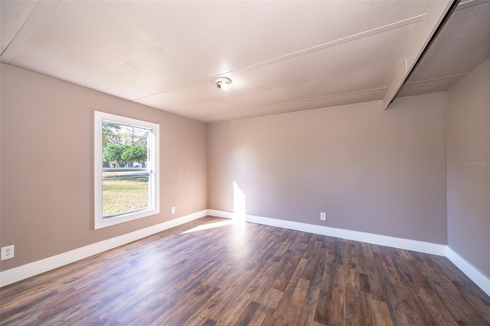 LADY LAKE SKYLINE HILLS UNIT 01 - Residential Lease