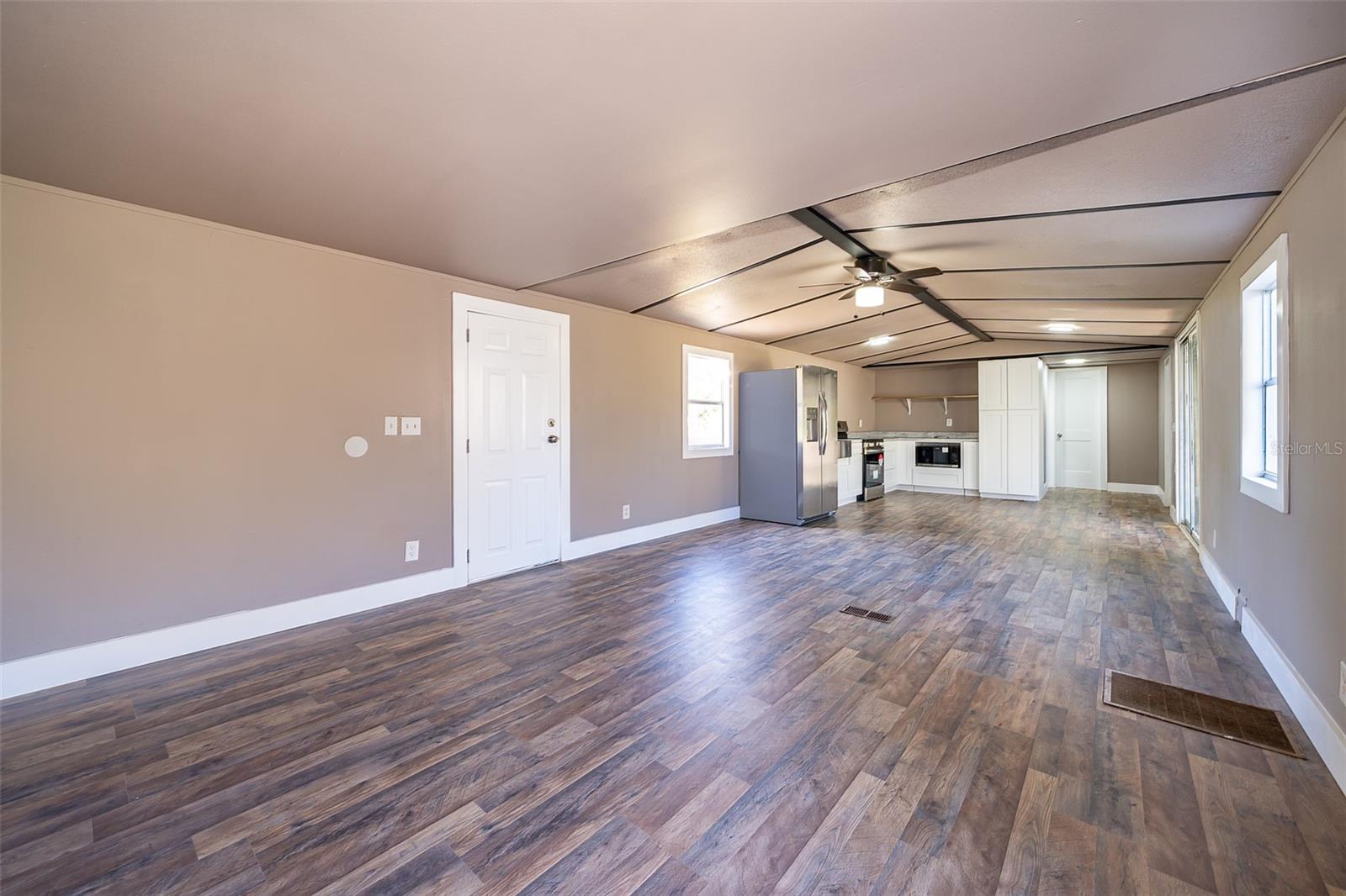 LADY LAKE SKYLINE HILLS UNIT 01 - Residential Lease