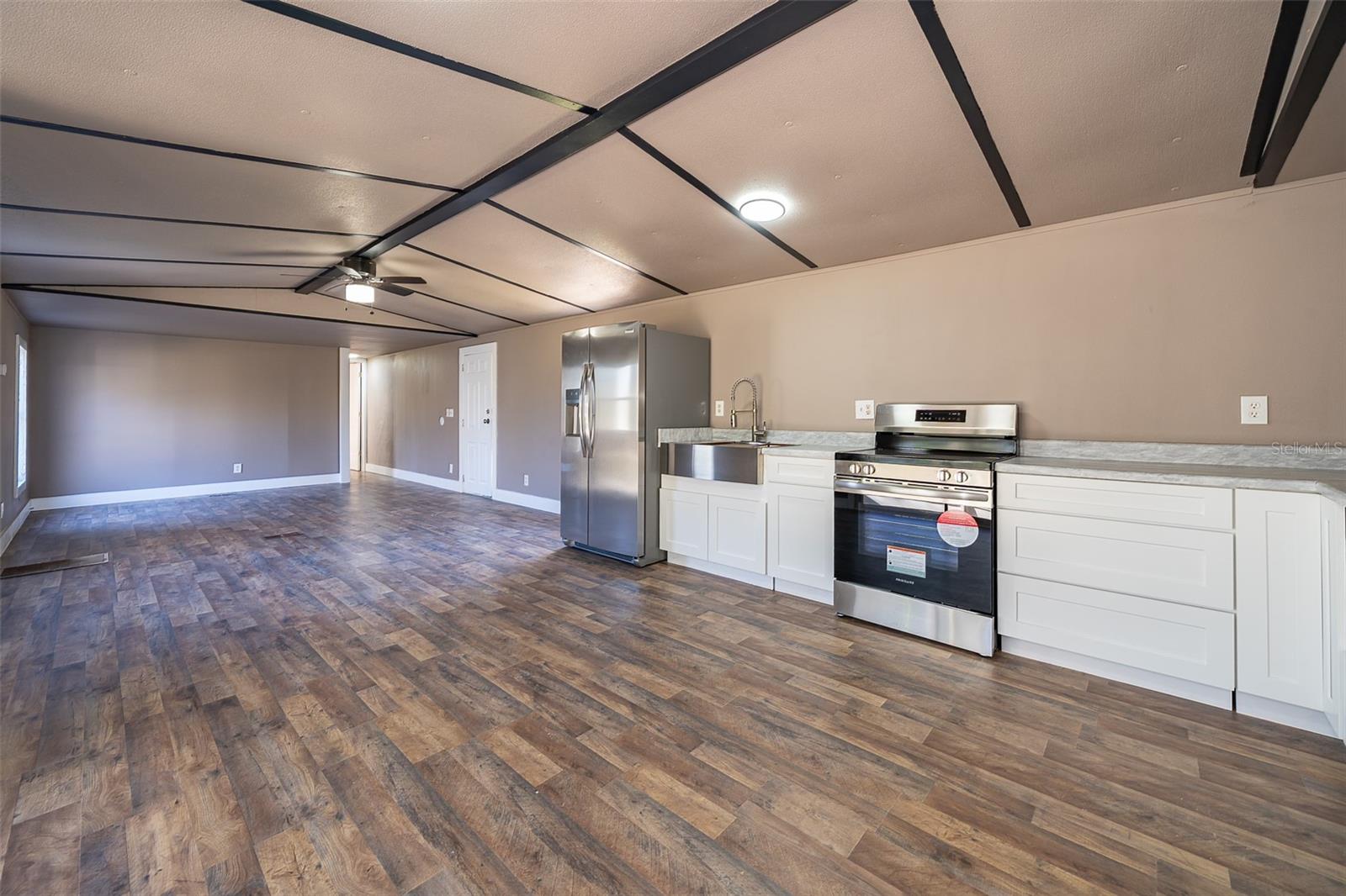 LADY LAKE SKYLINE HILLS UNIT 01 - Residential Lease