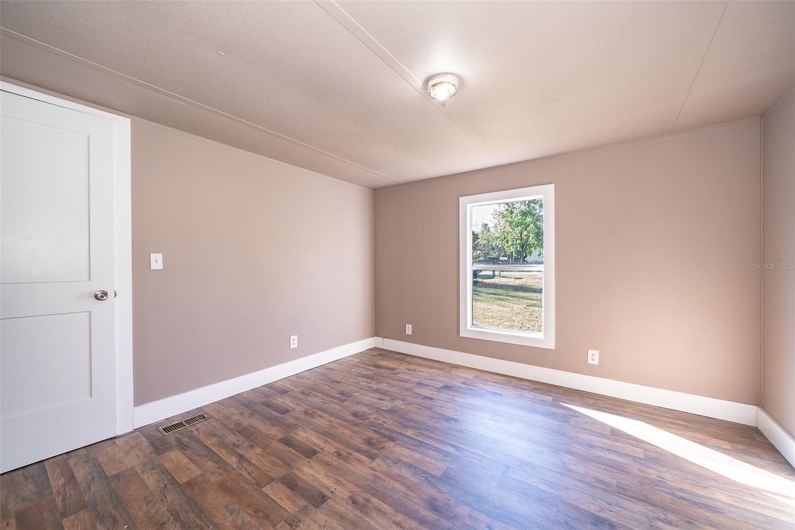LADY LAKE SKYLINE HILLS UNIT 01 - Residential Lease