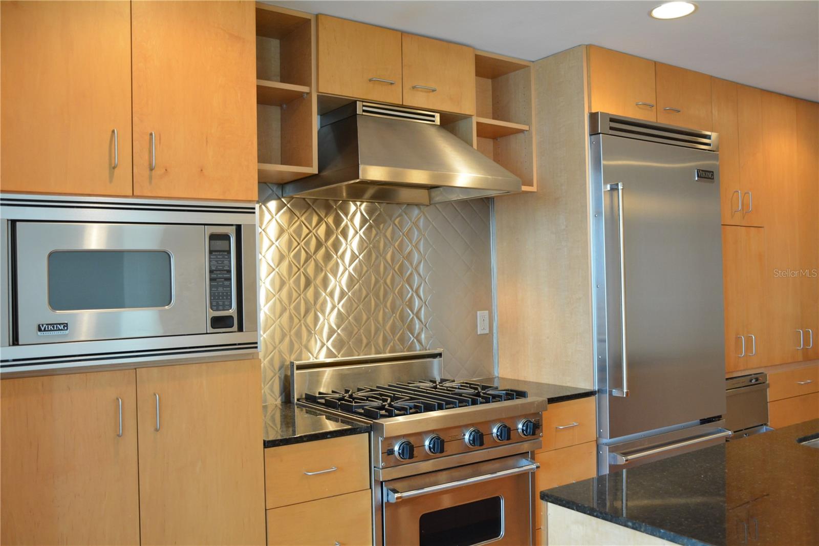 GRAND CENTRAL AT KENNEDY RESID - Residential Lease
