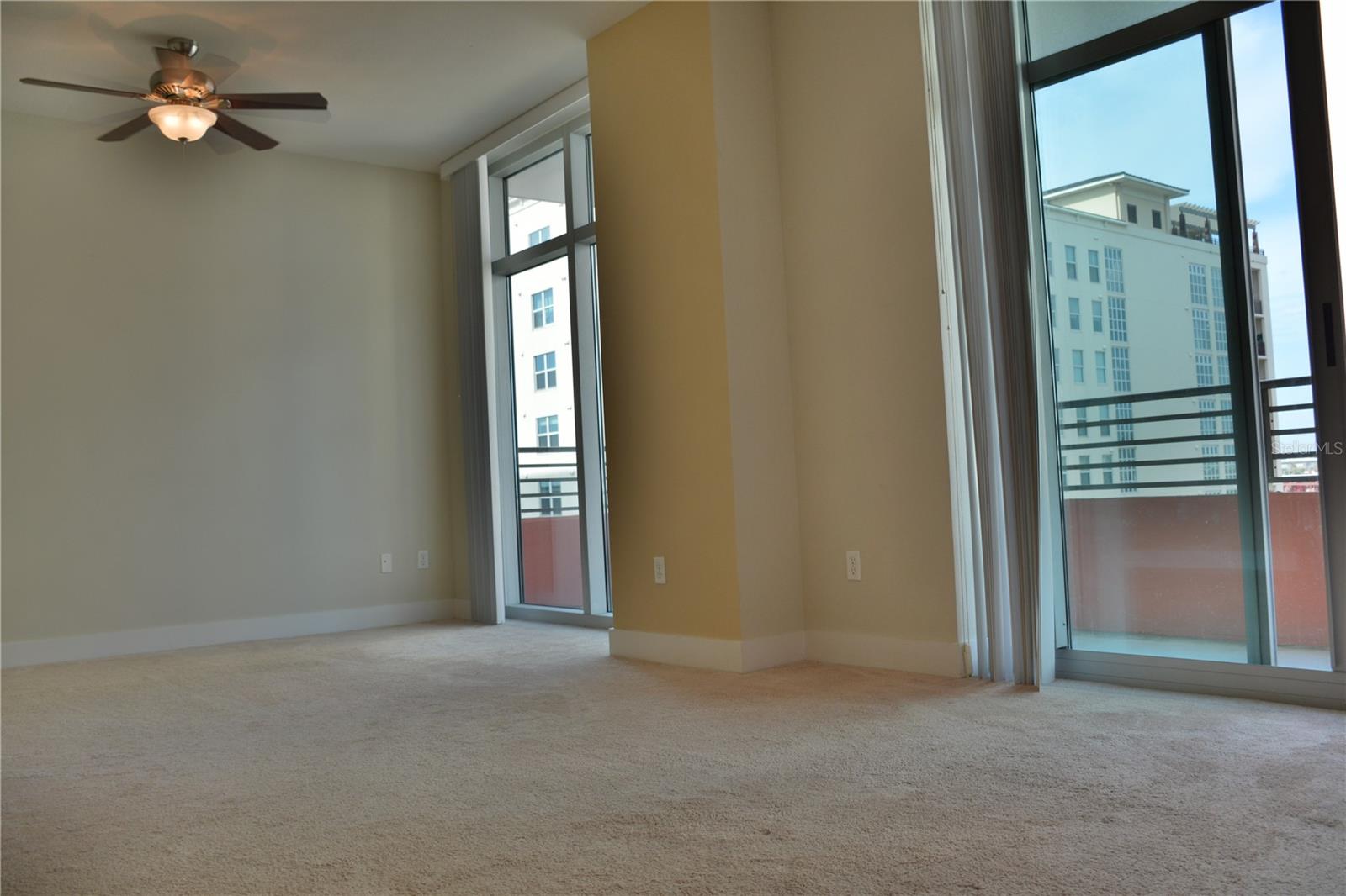 GRAND CENTRAL AT KENNEDY RESID - Residential Lease