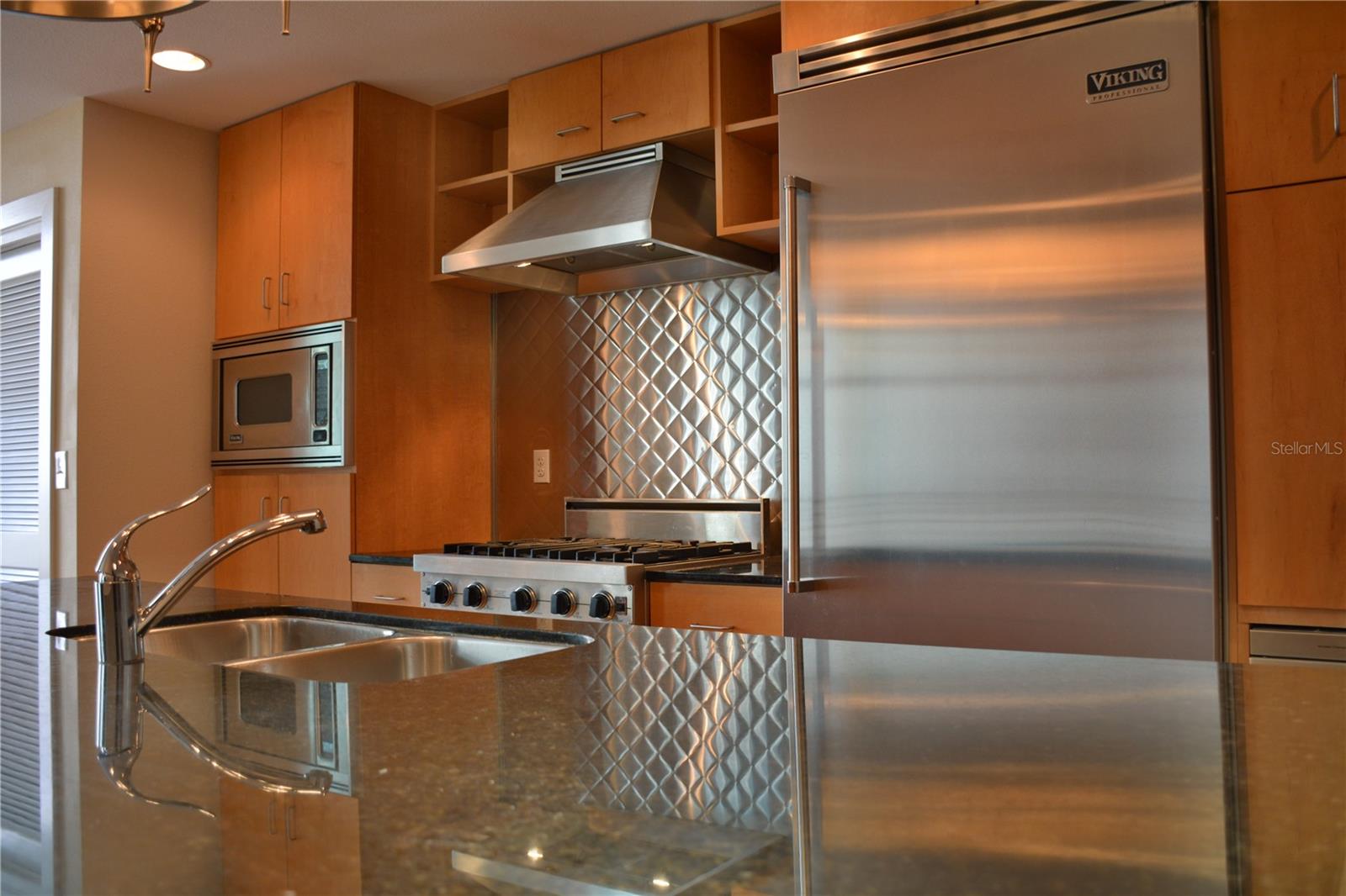 GRAND CENTRAL AT KENNEDY RESID - Residential Lease