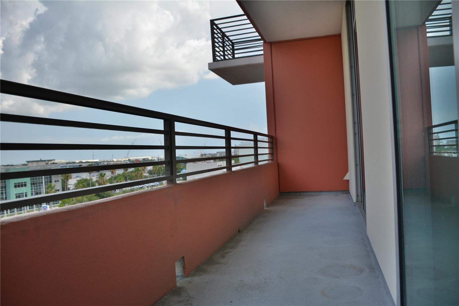 GRAND CENTRAL AT KENNEDY RESID - Residential Lease
