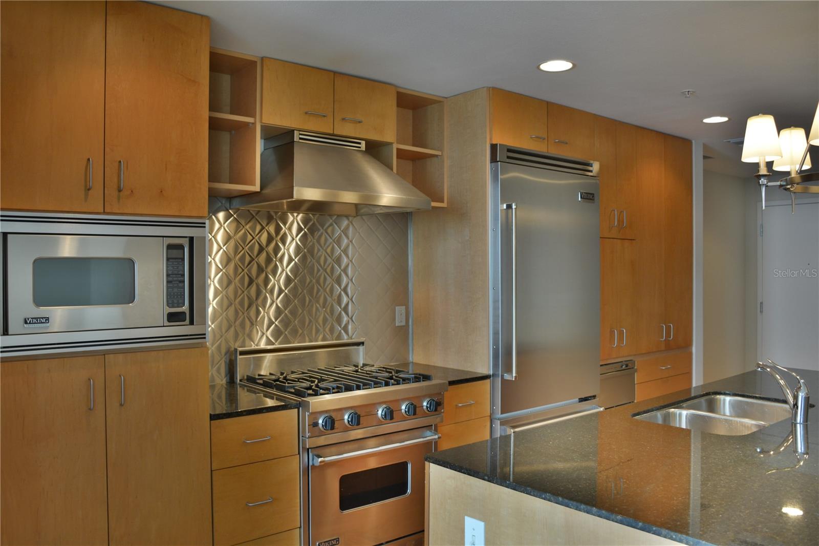 GRAND CENTRAL AT KENNEDY RESID - Residential Lease