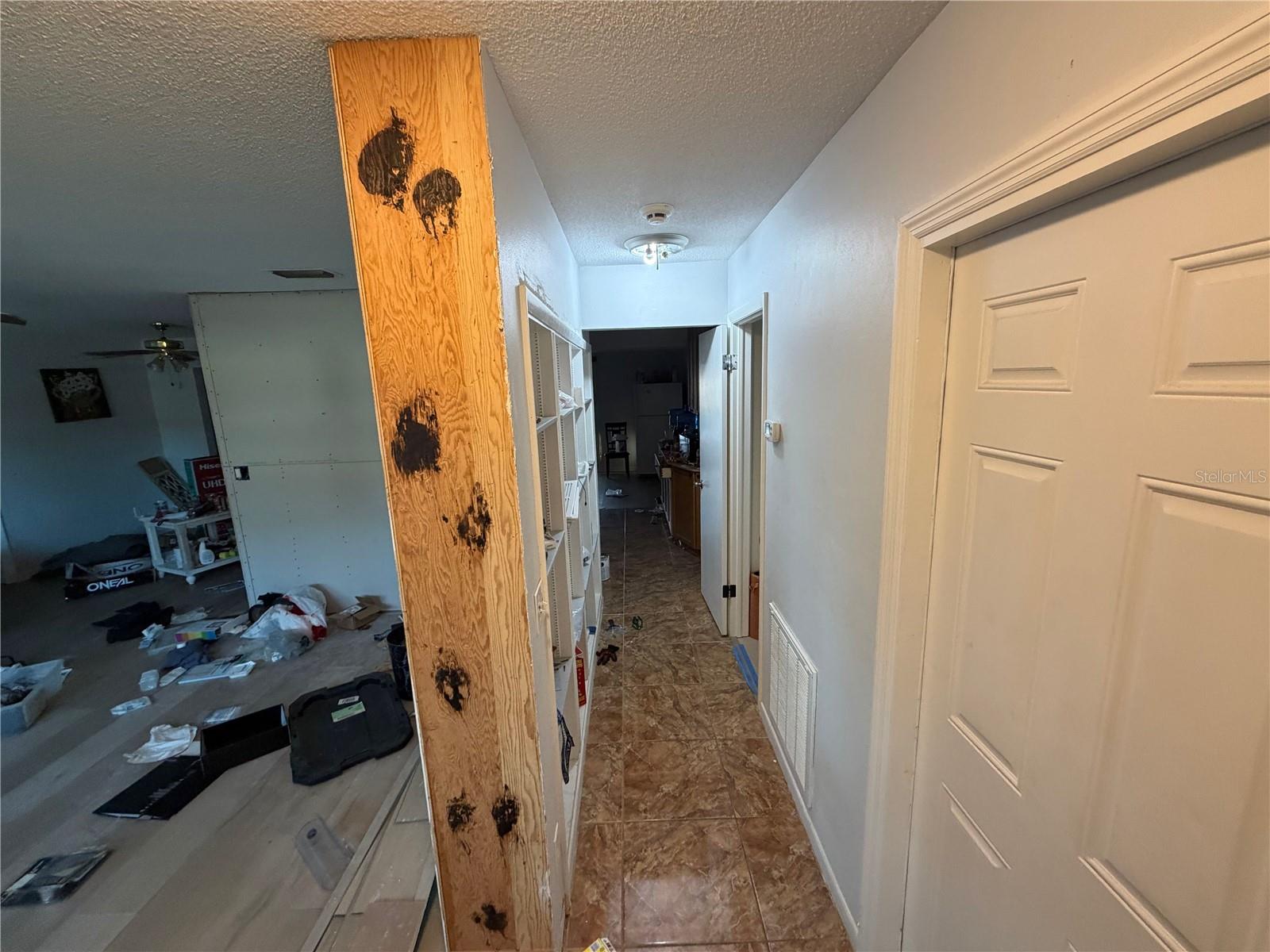 2076 BUTTERNUT CIRCLE W