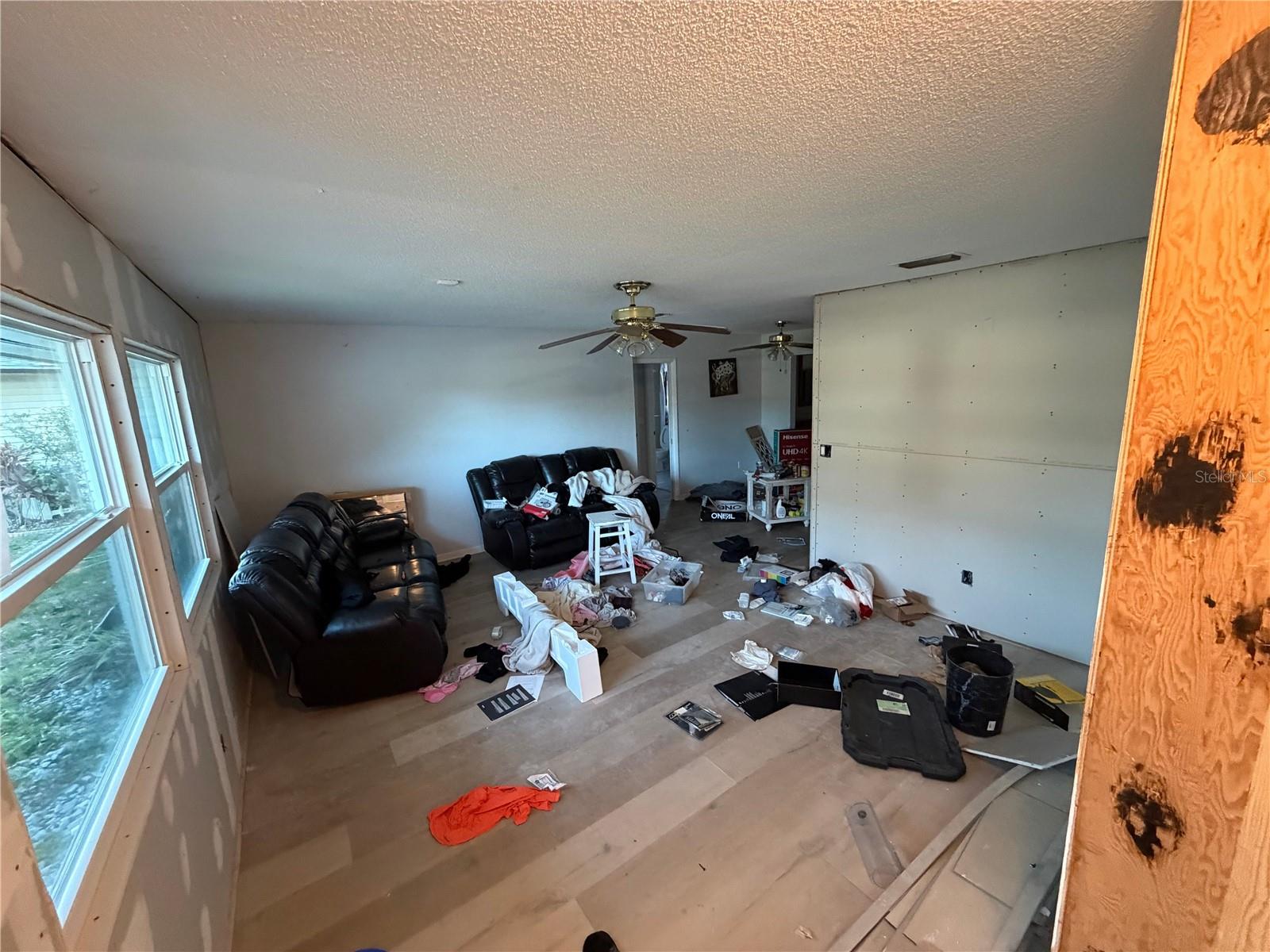 2076 BUTTERNUT CIRCLE W