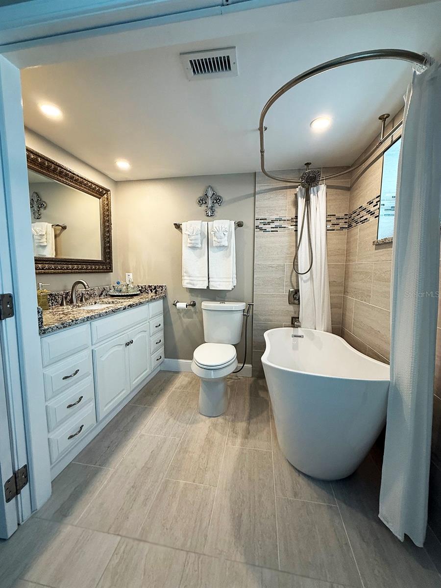 LAFAYETTE THE - Residential