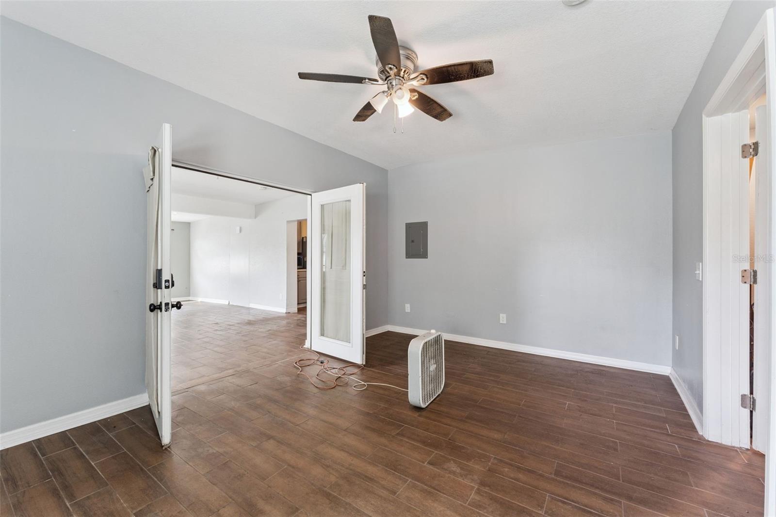 LONGDALE - Residential