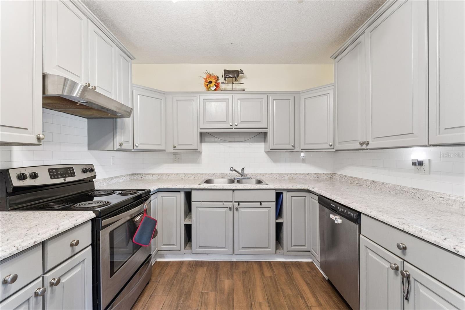 LONGDALE - Residential