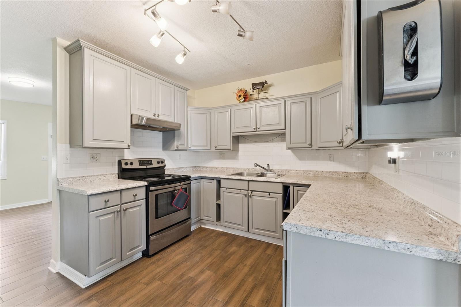 LONGDALE - Residential