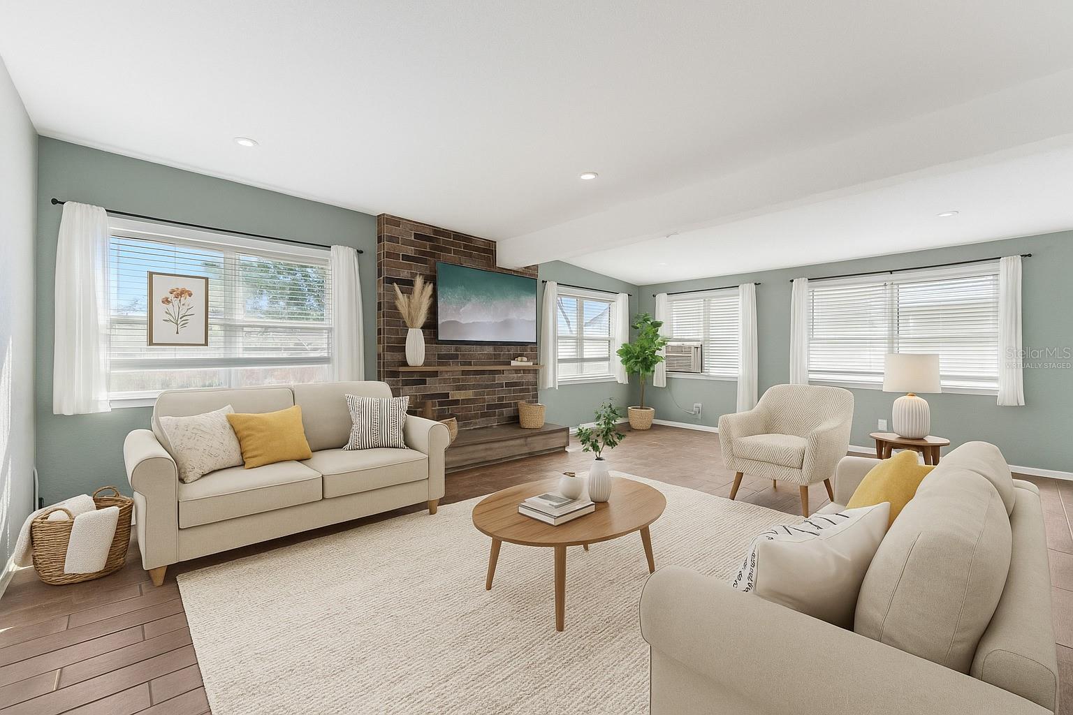 LONGDALE - Residential