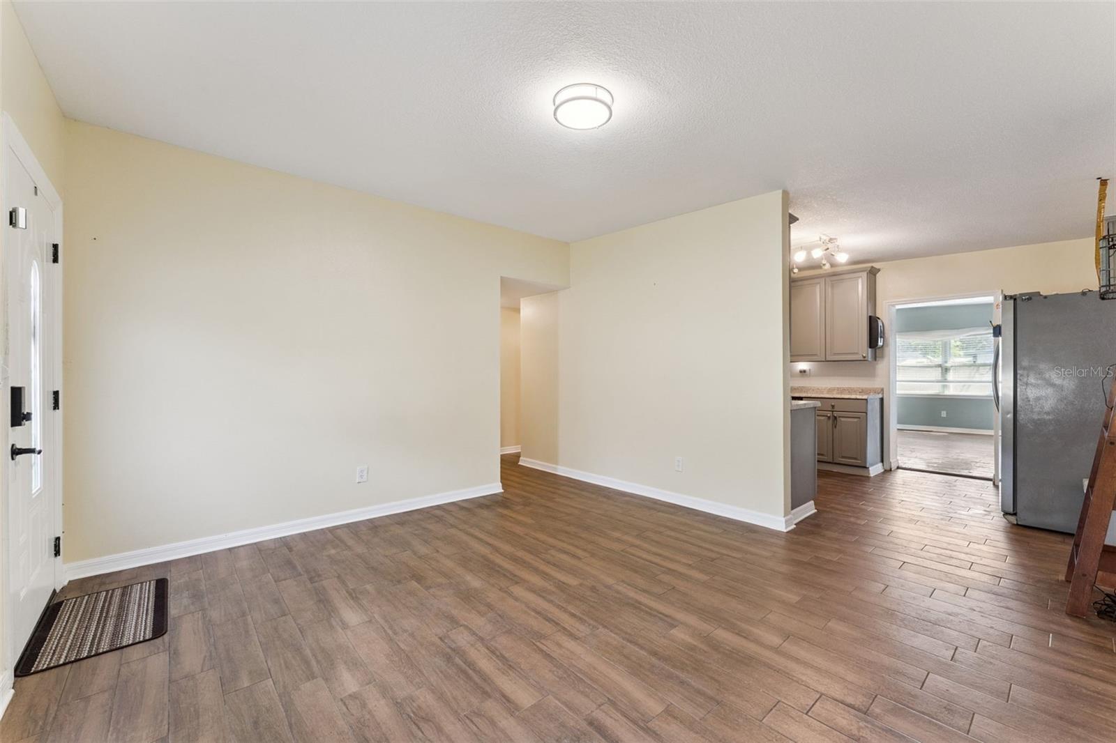LONGDALE - Residential