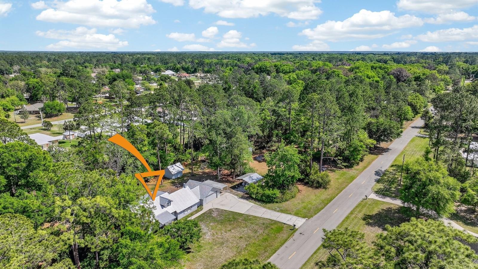 ROUND LAKE - Residential