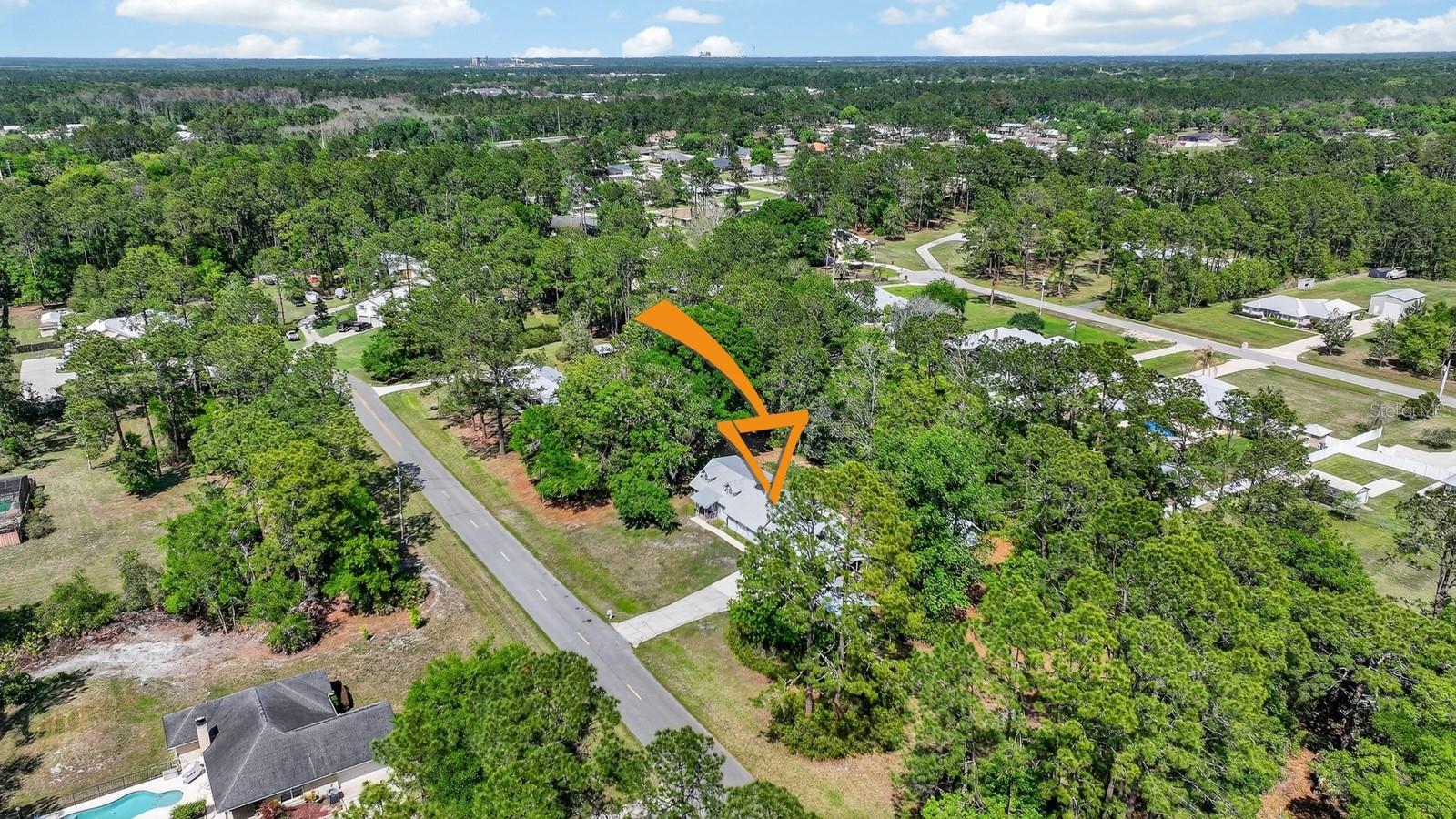 ROUND LAKE - Residential