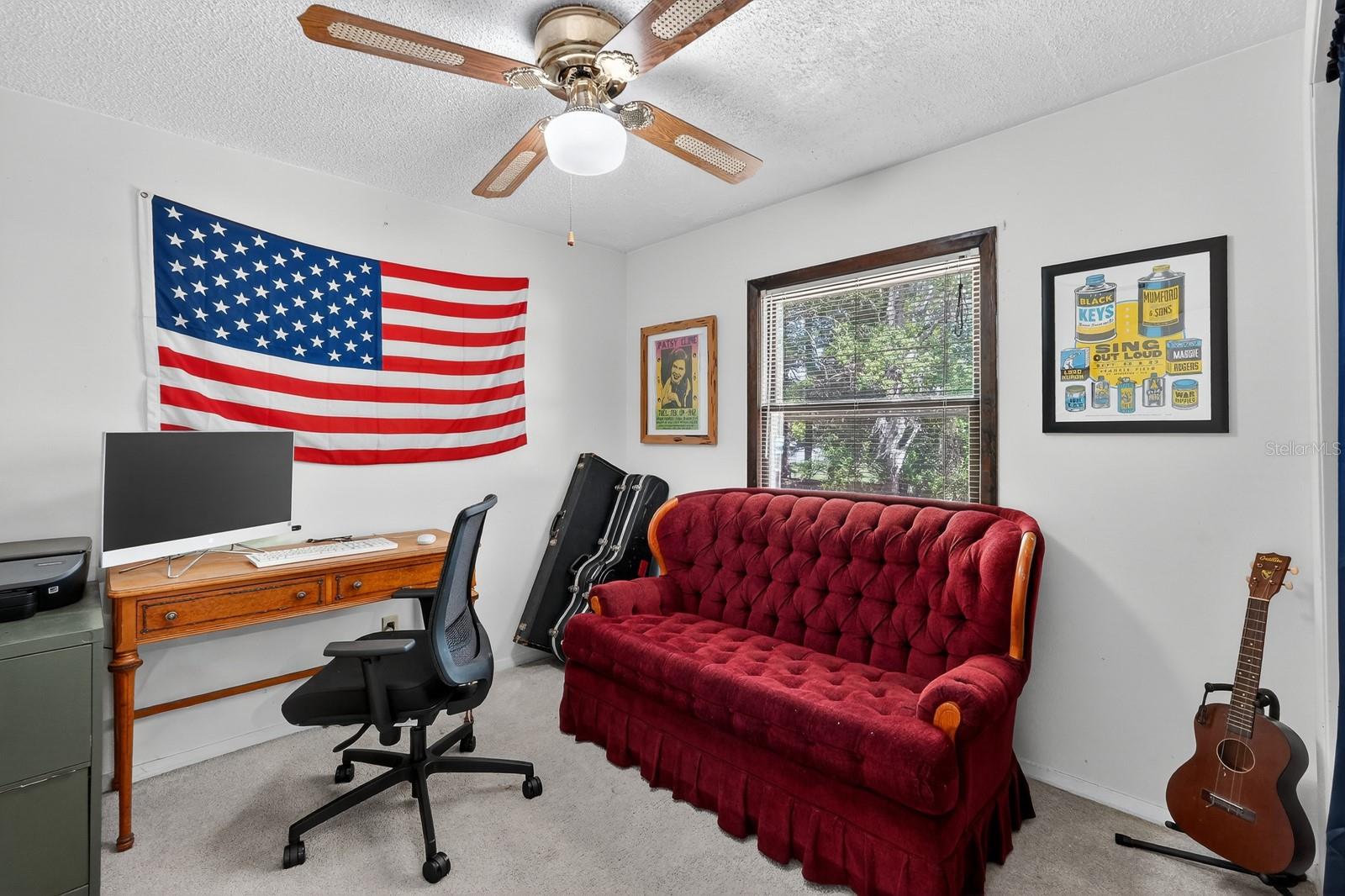 ROUND LAKE - Residential