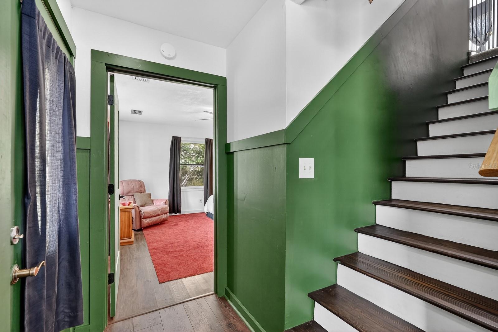 ROUND LAKE - Residential