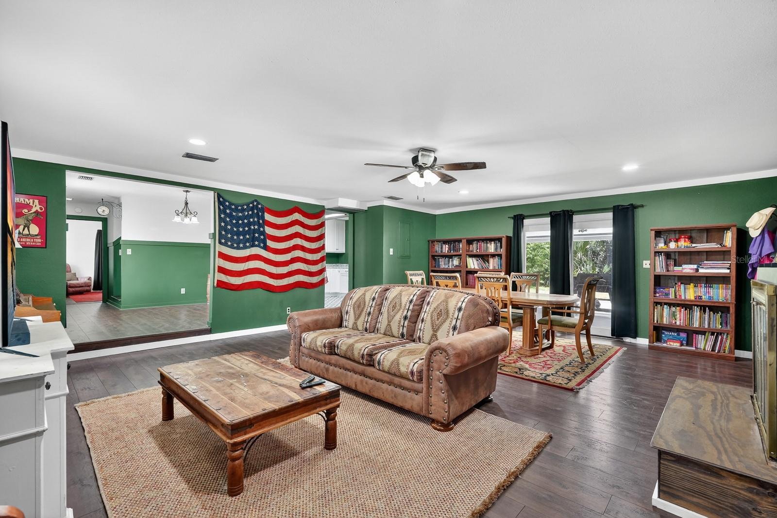 ROUND LAKE - Residential