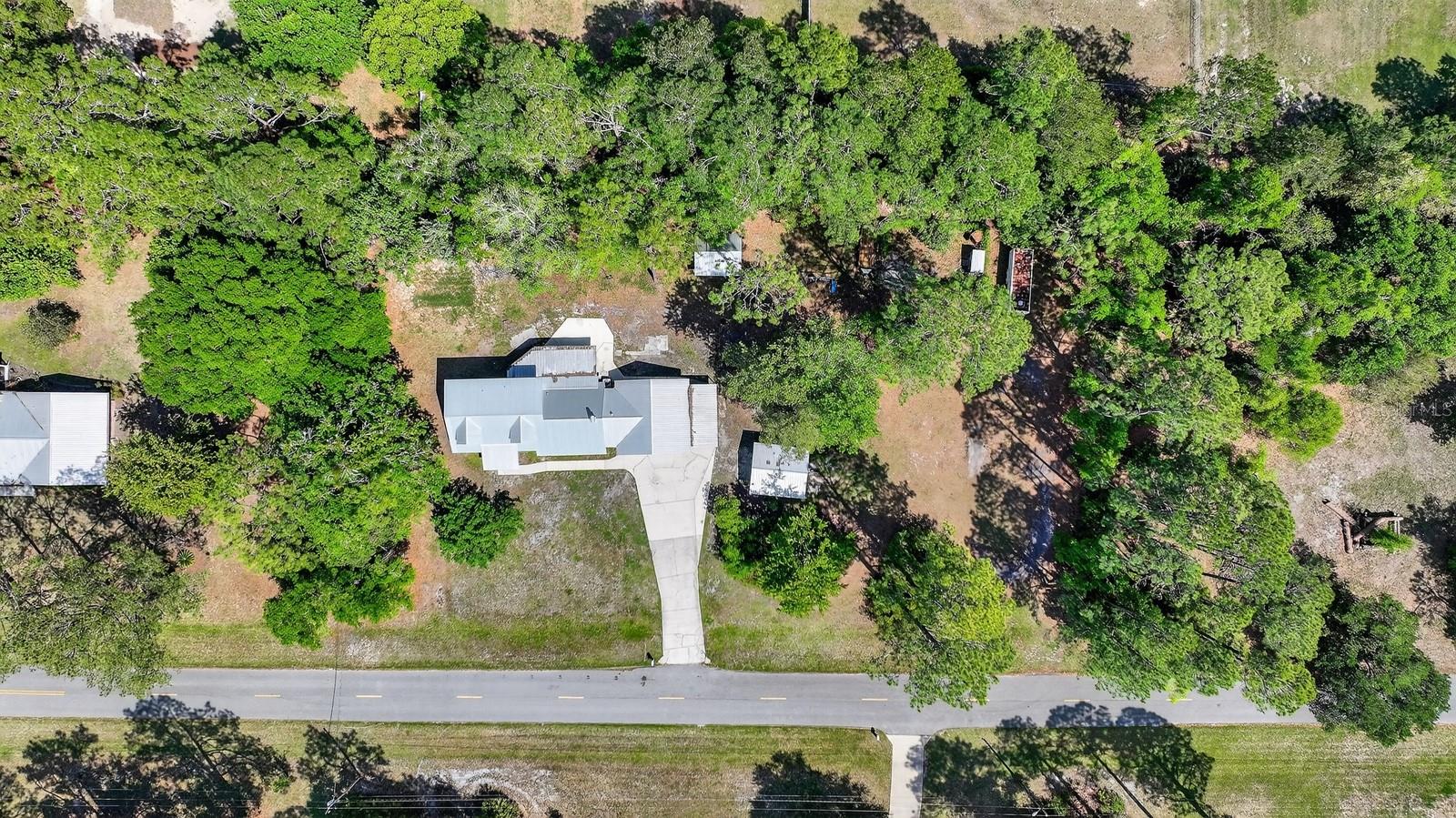 ROUND LAKE - Residential