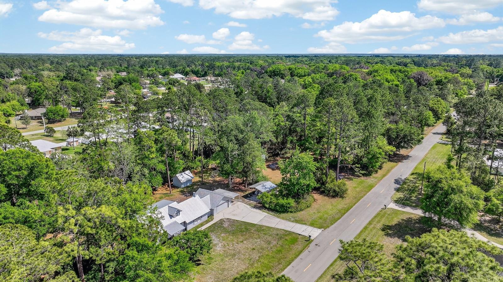 ROUND LAKE - Residential