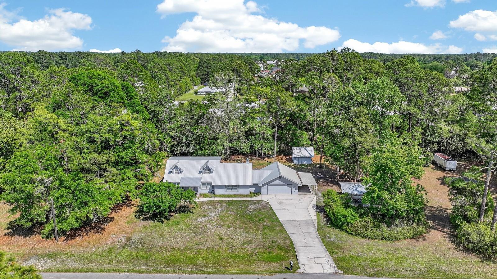 ROUND LAKE - Residential