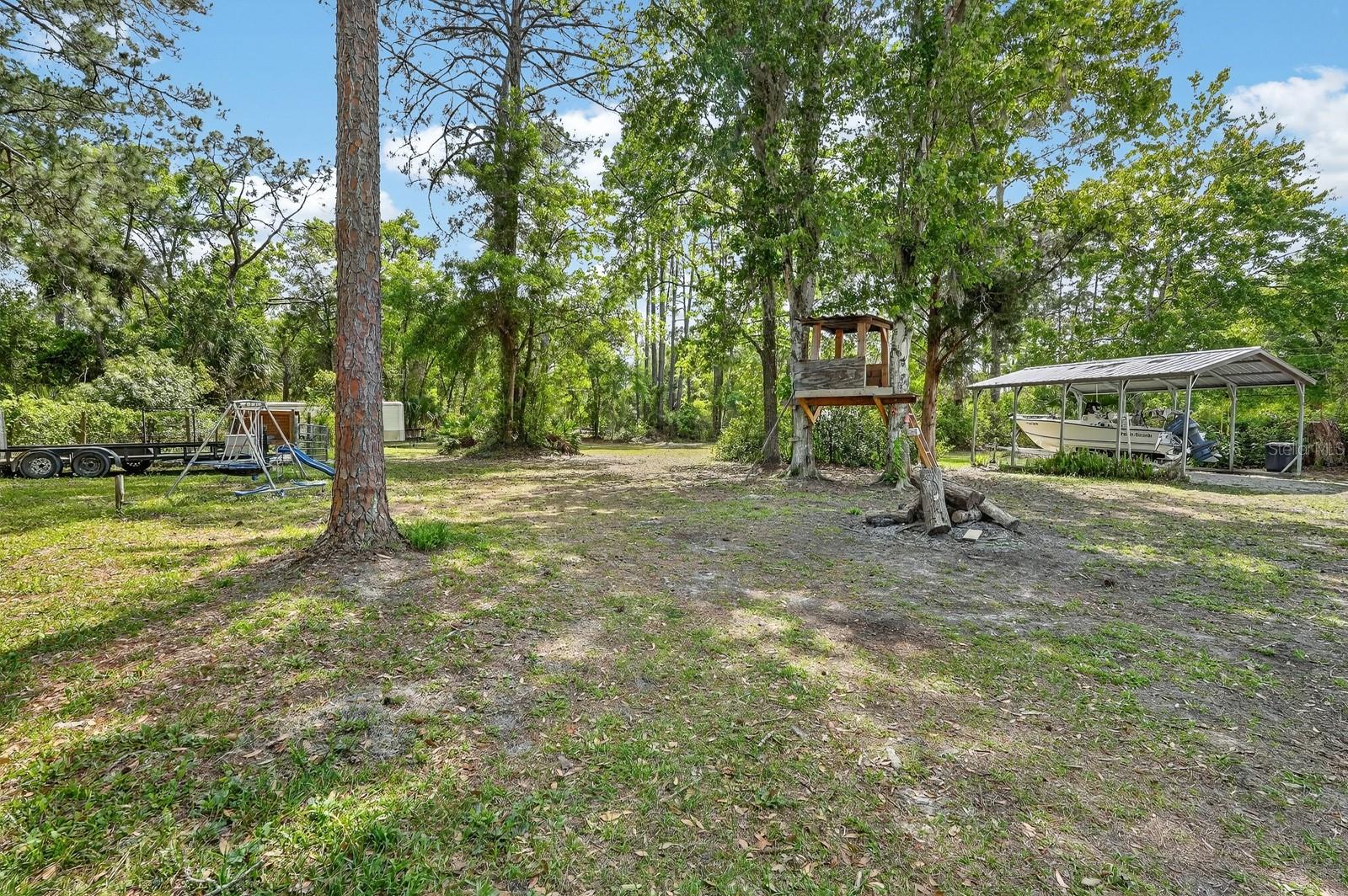 ROUND LAKE - Residential