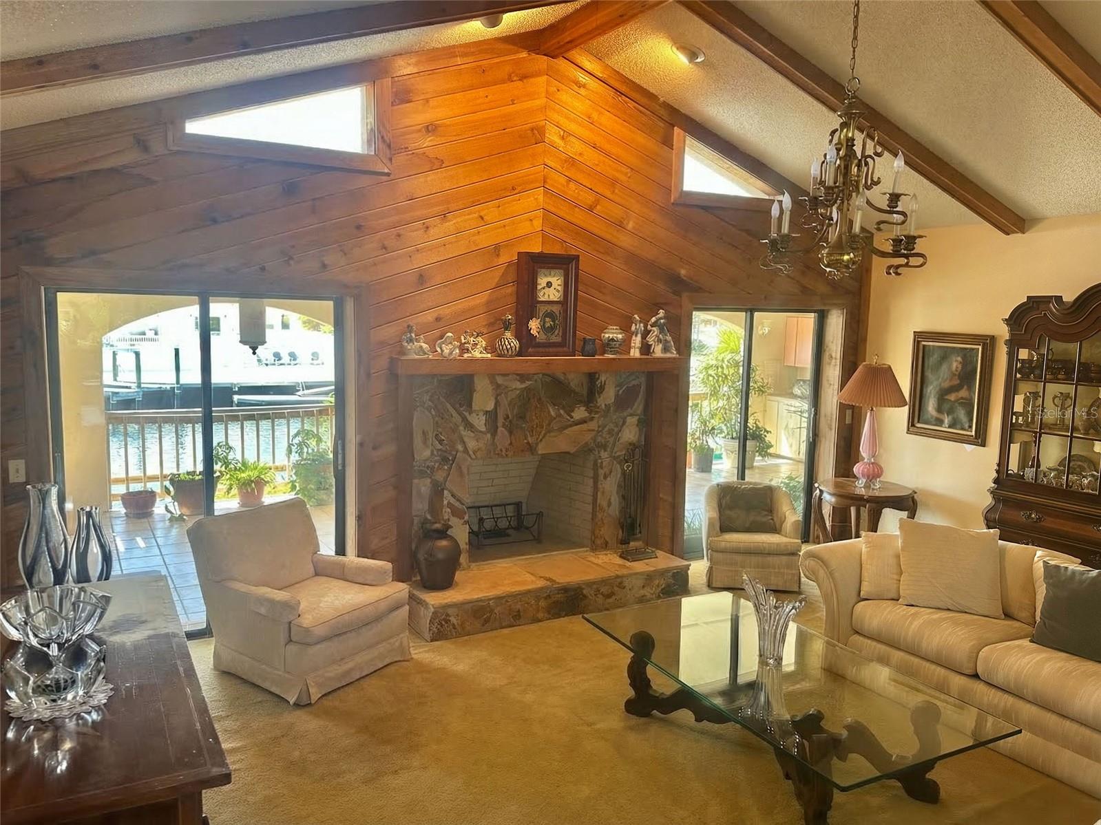 FLOR A MAR - Residential