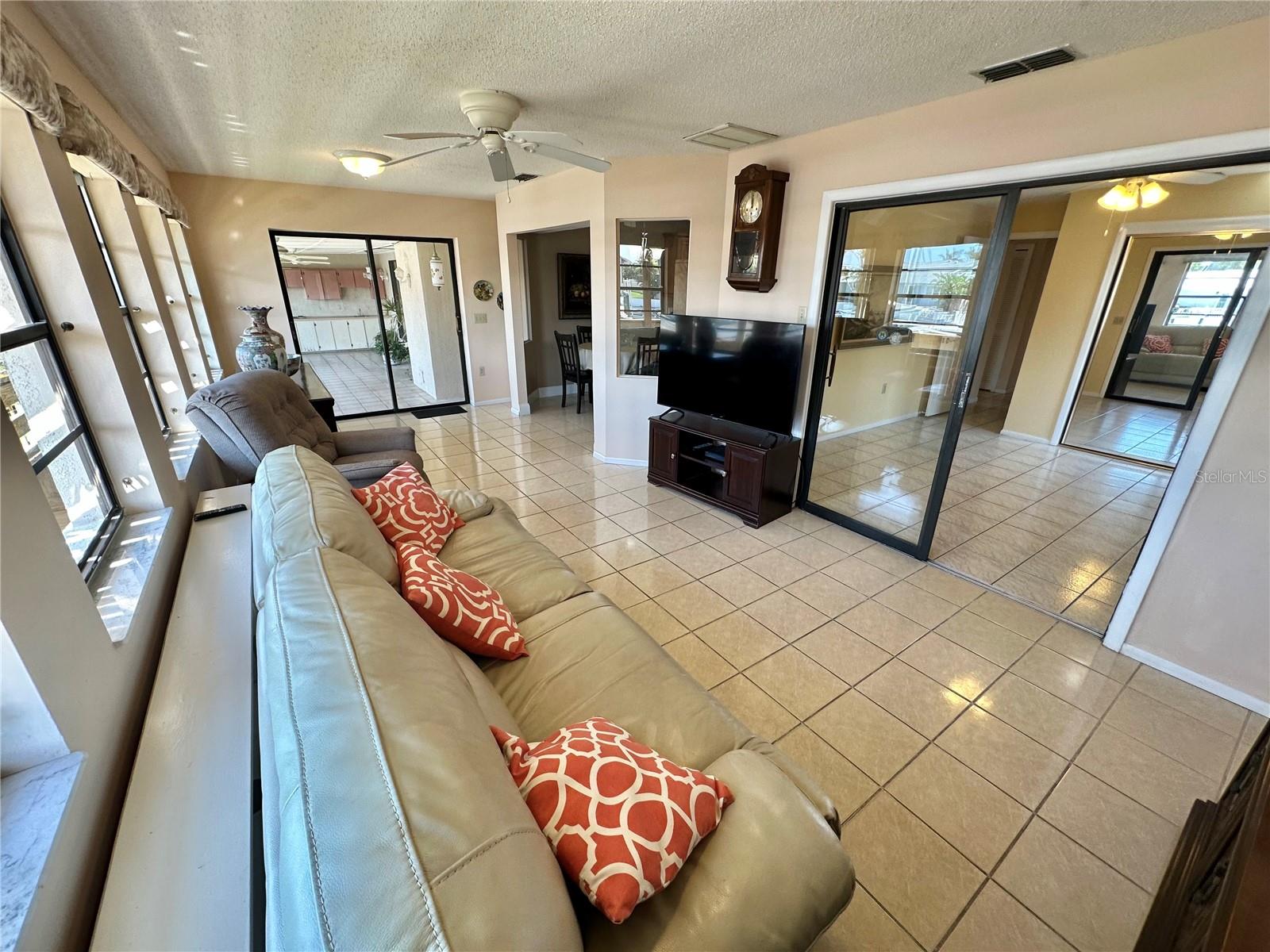 FLOR A MAR - Residential