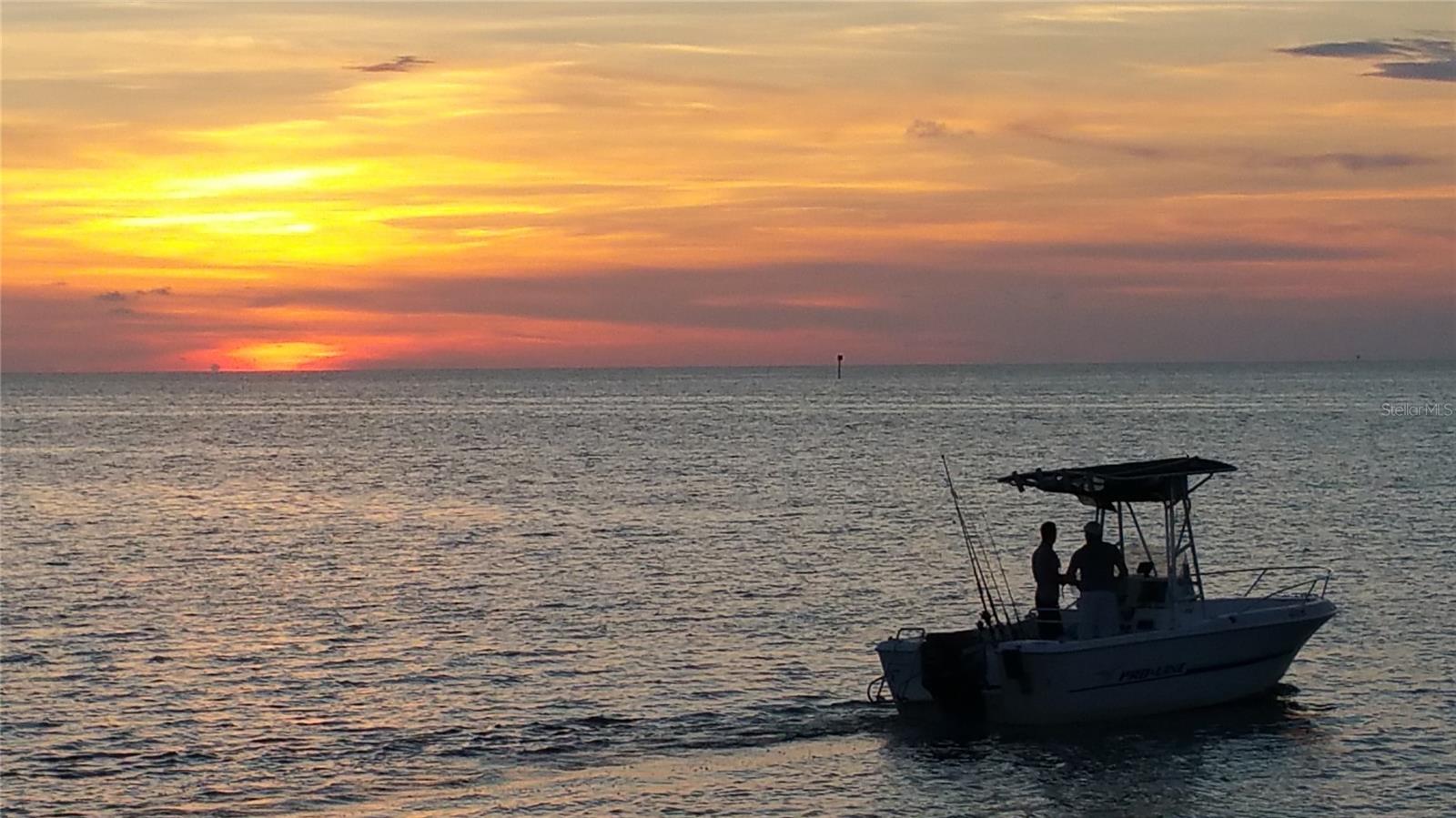 FLOR A MAR - Residential