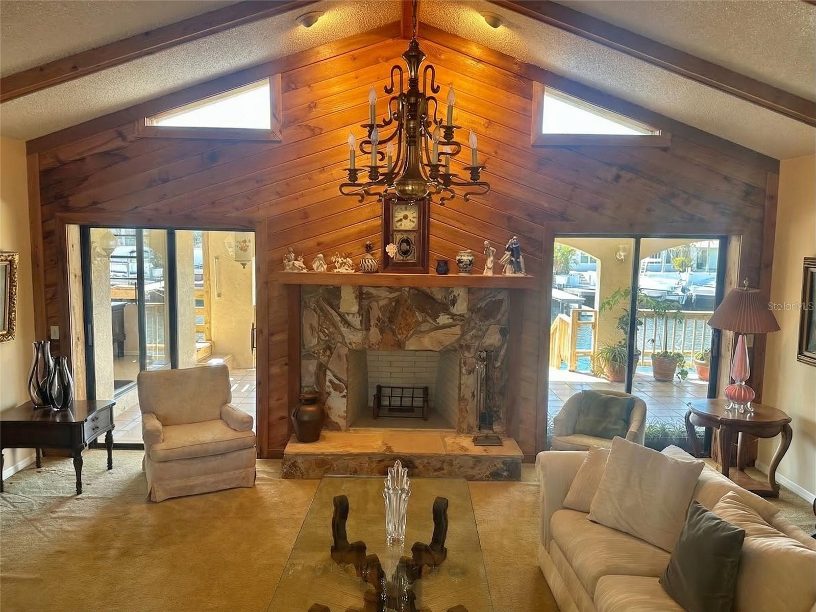 FLOR A MAR - Residential