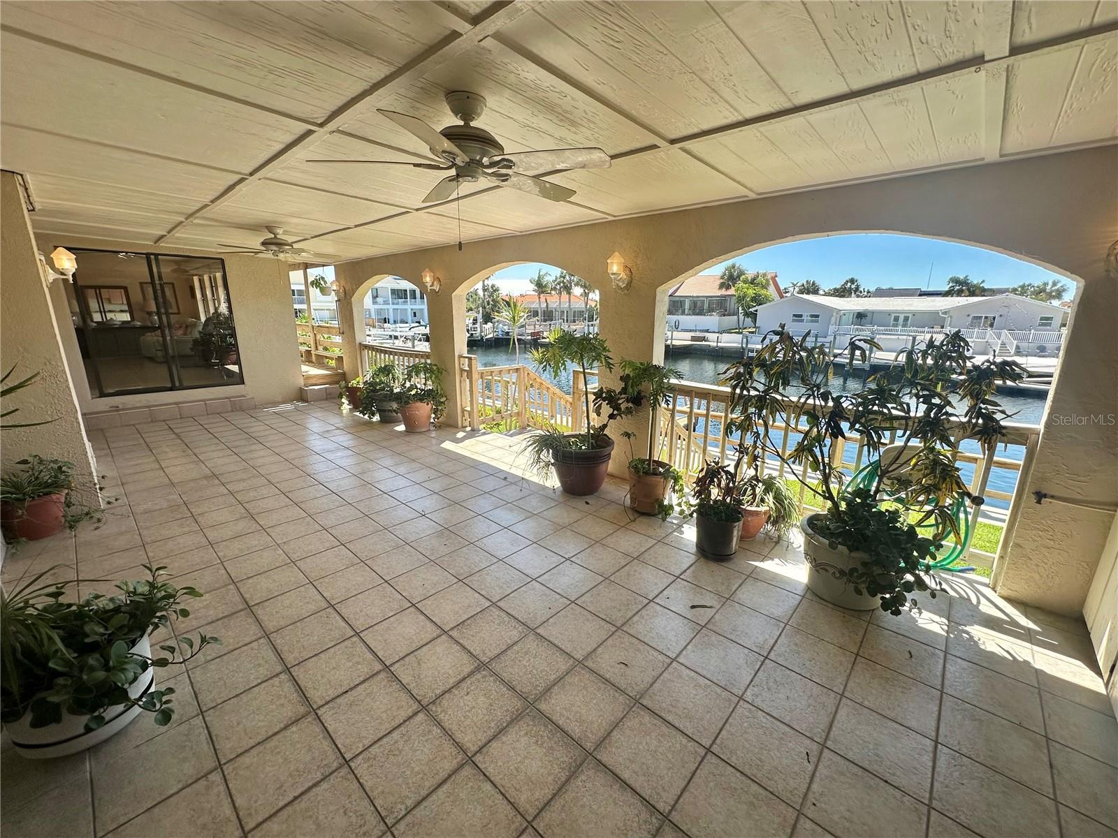 FLOR A MAR - Residential