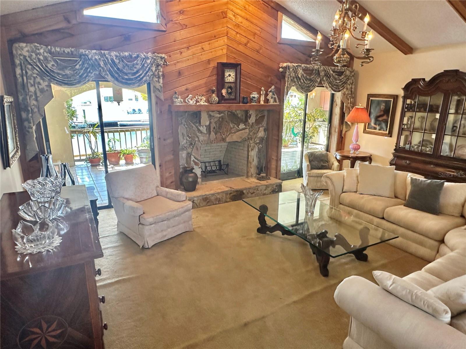 FLOR A MAR - Residential