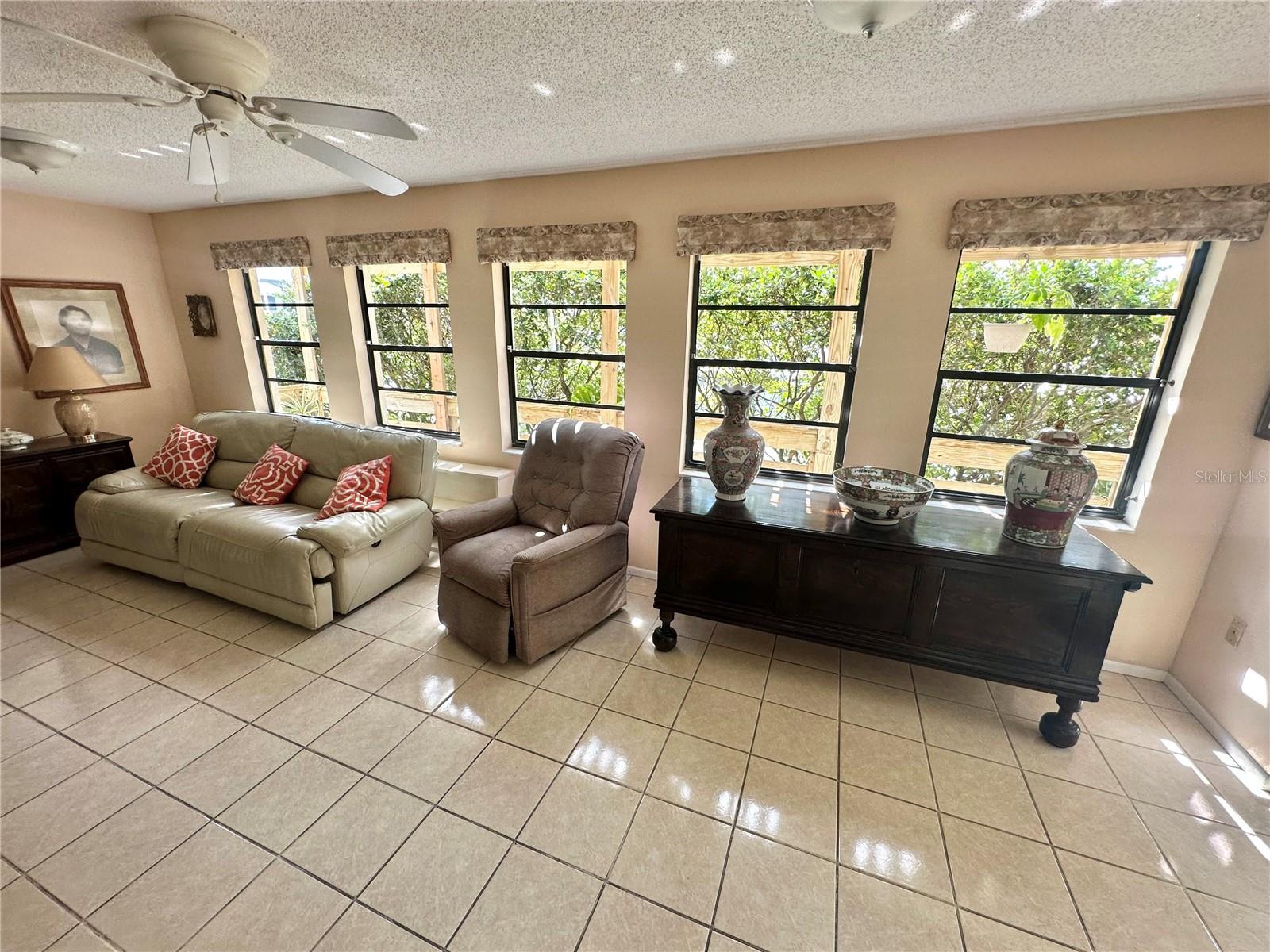 FLOR A MAR - Residential