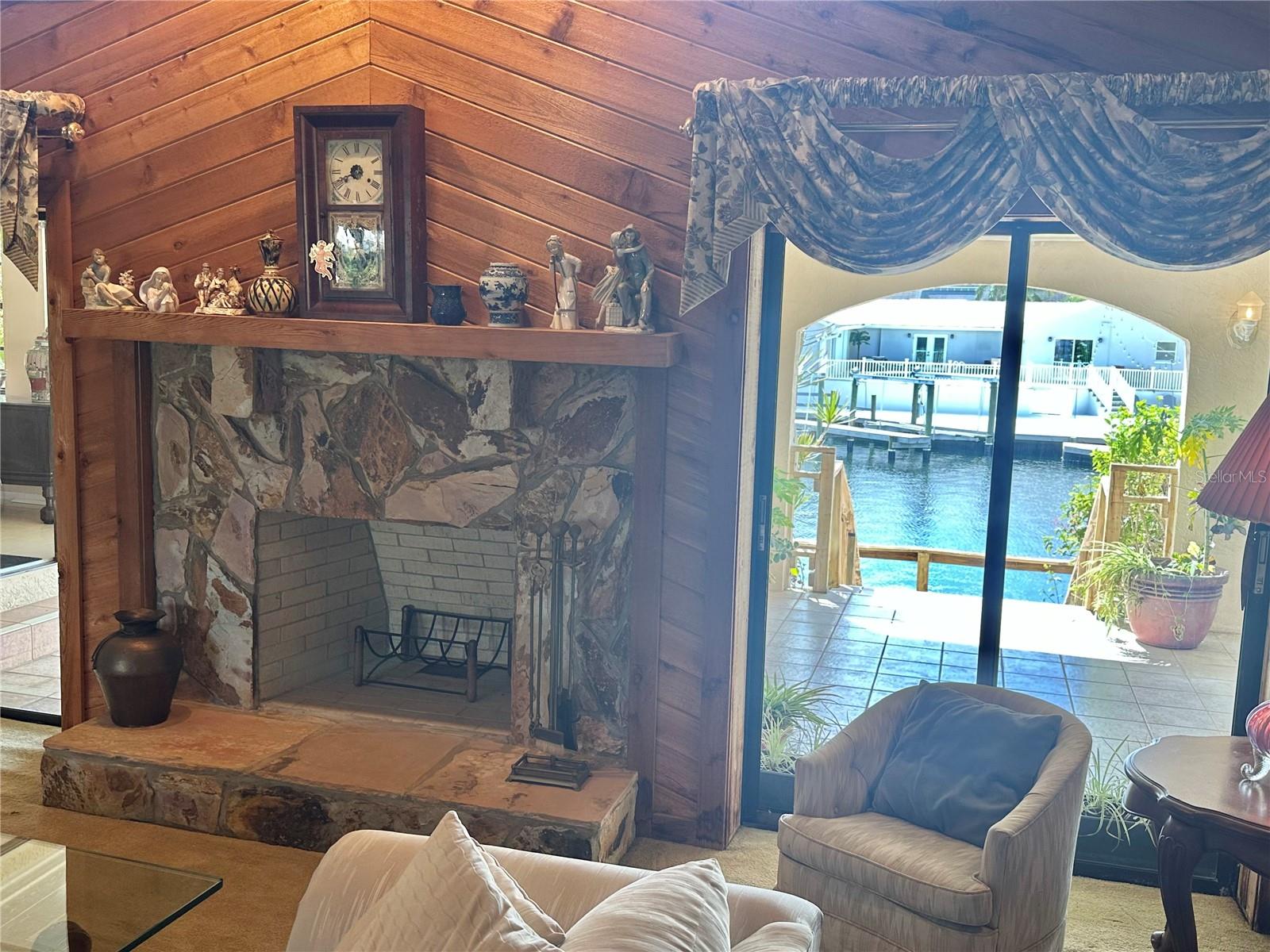 FLOR A MAR - Residential