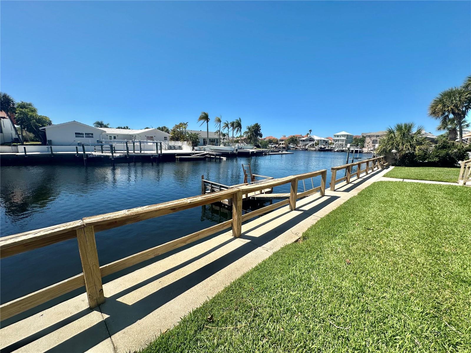 FLOR A MAR - Residential