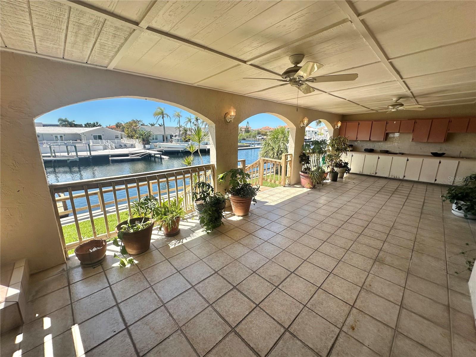 FLOR A MAR - Residential