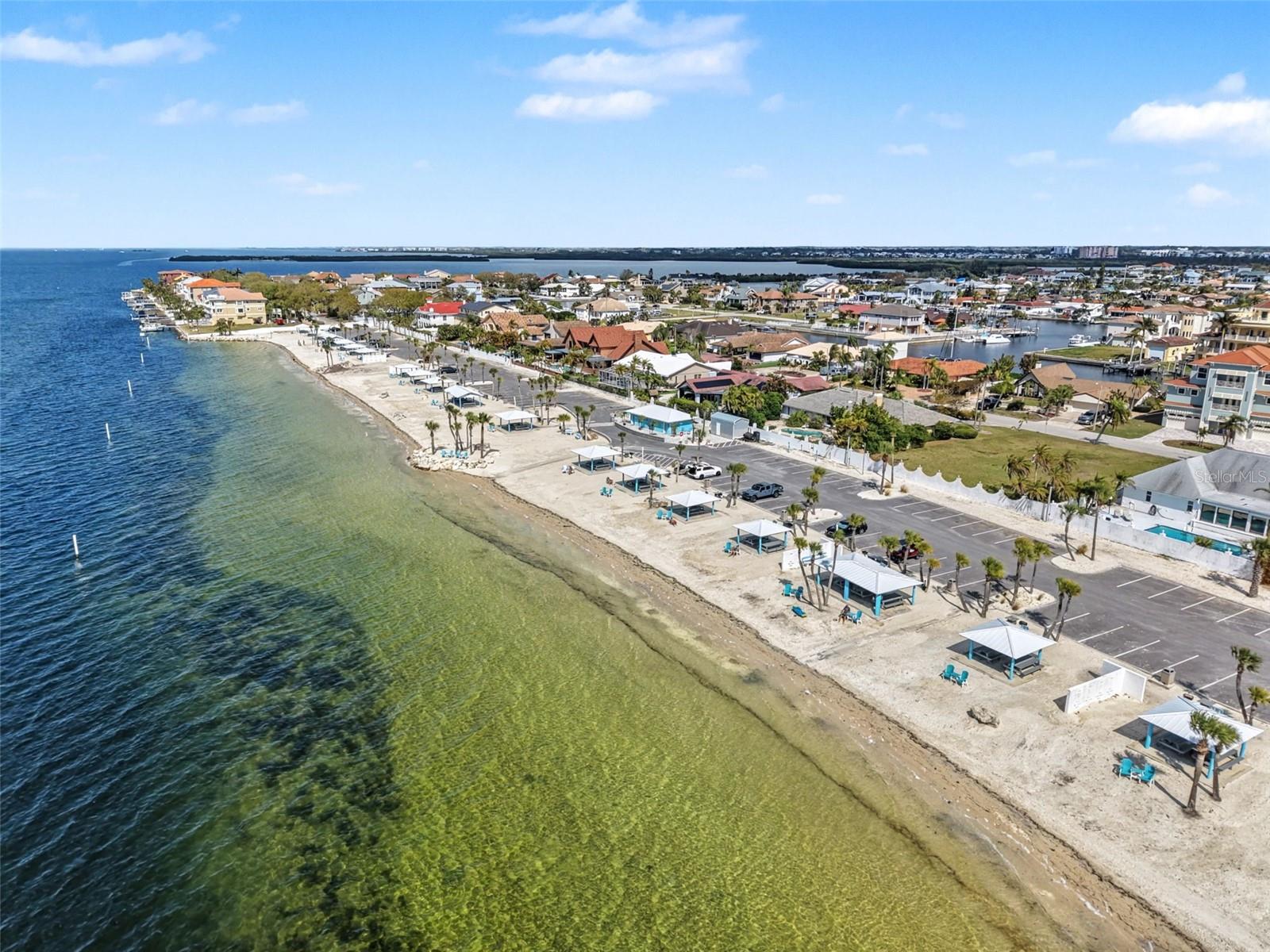 FLOR A MAR - Residential