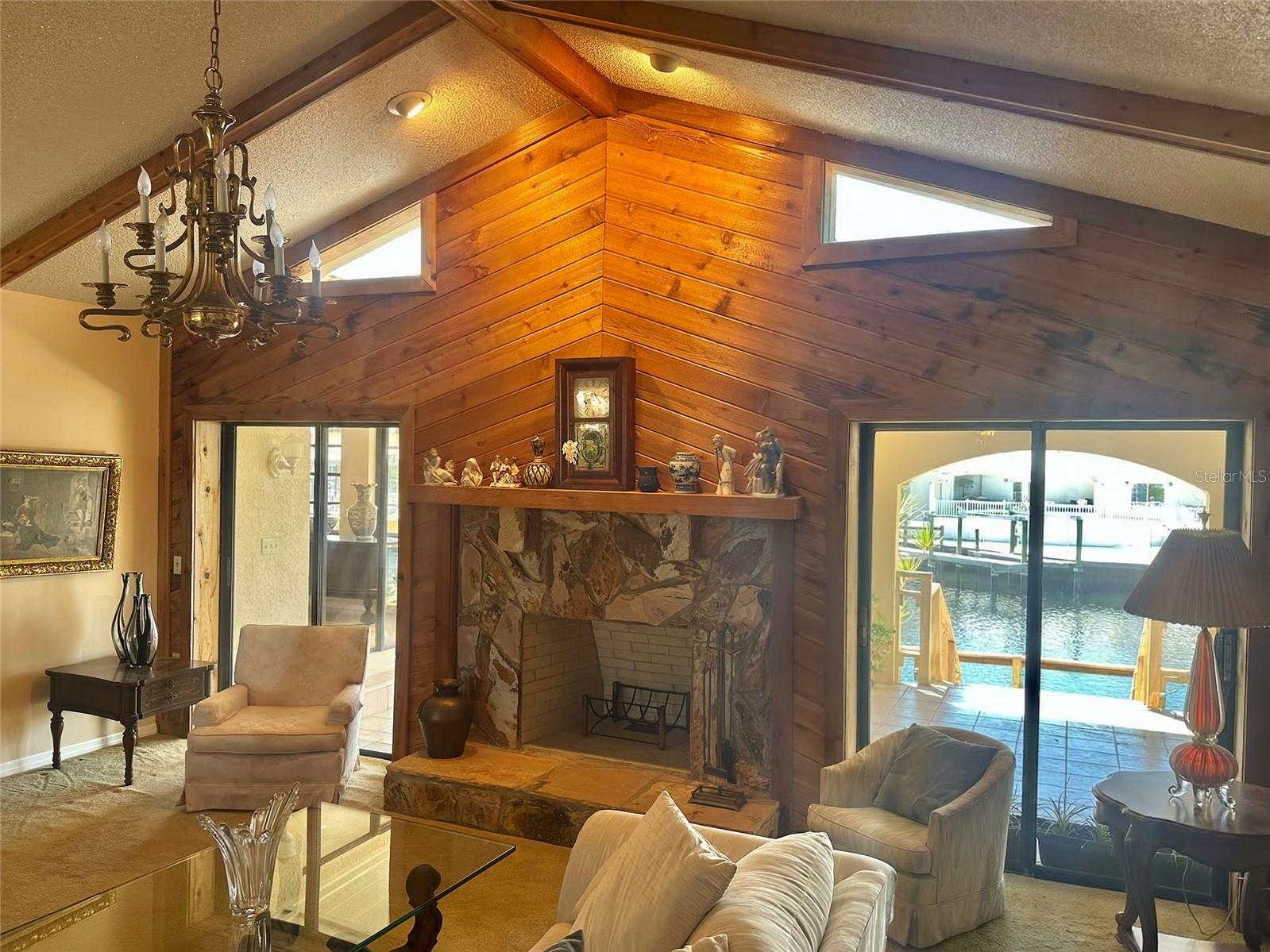 FLOR A MAR - Residential