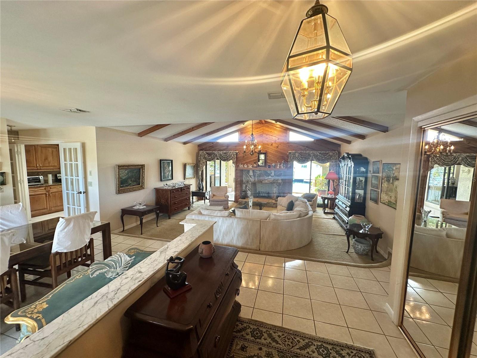 FLOR A MAR - Residential