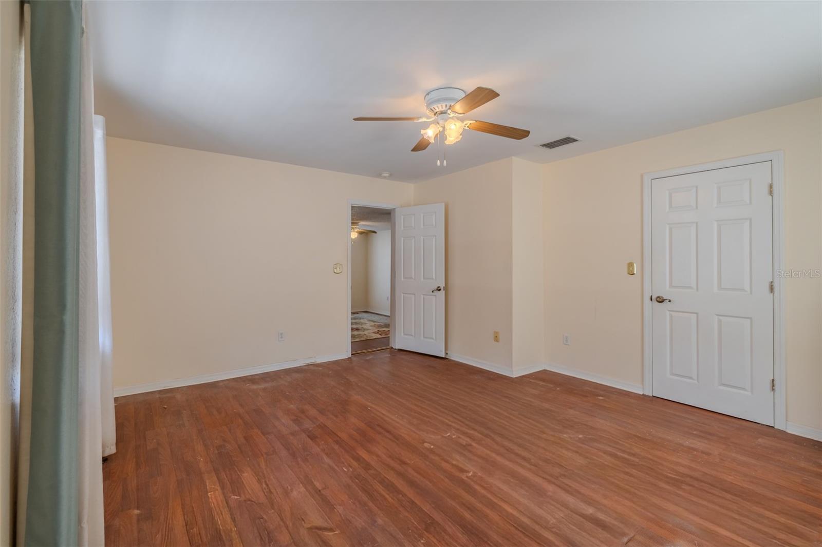 VAN SANT SUB - Residential