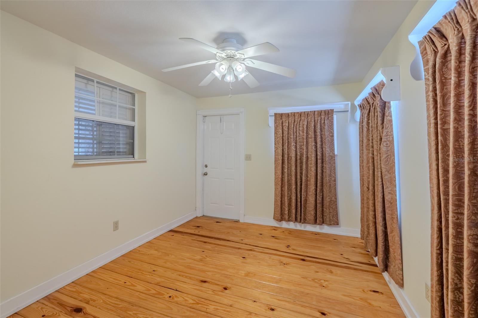 VAN SANT SUB - Residential