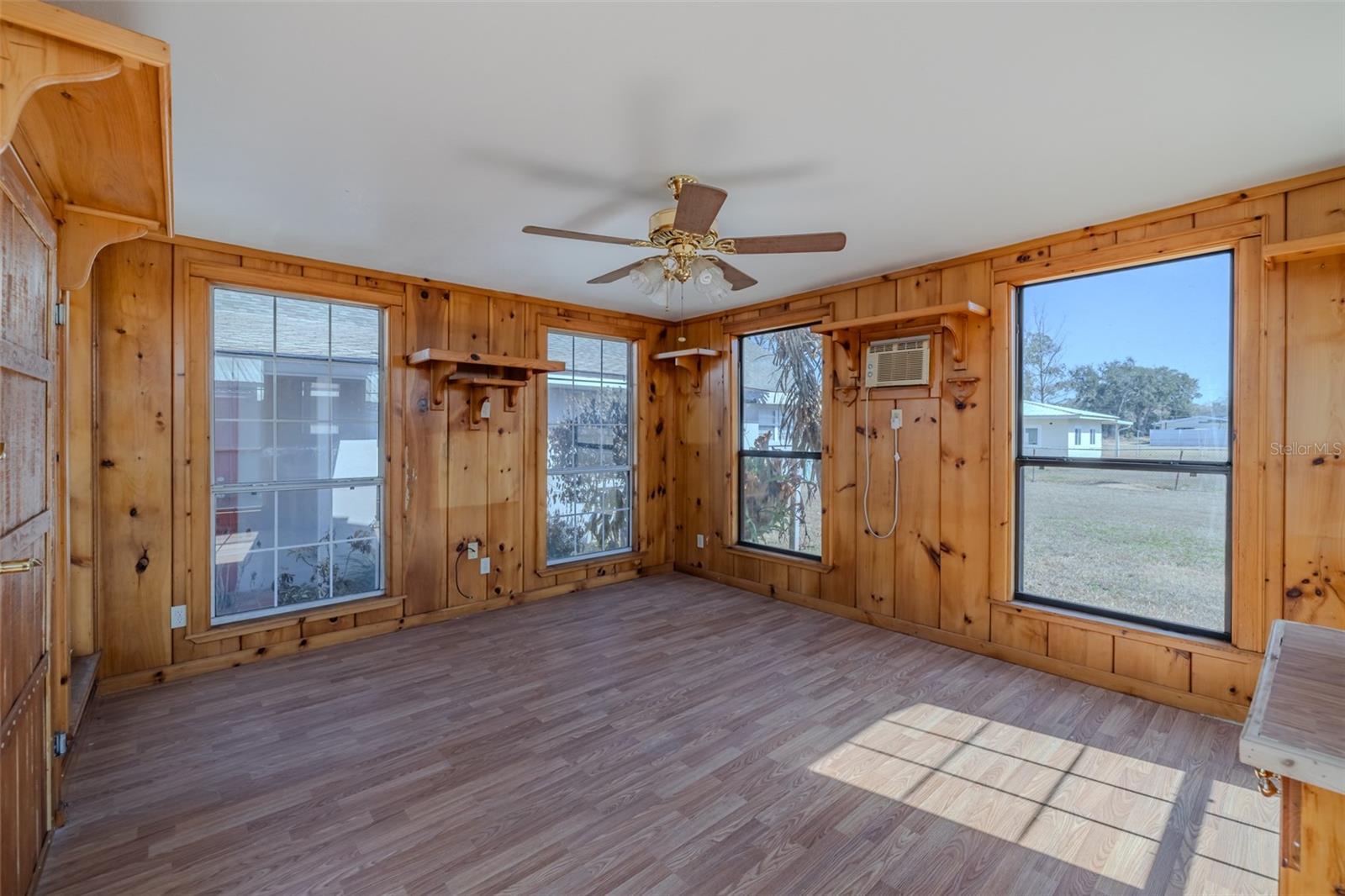 VAN SANT SUB - Residential