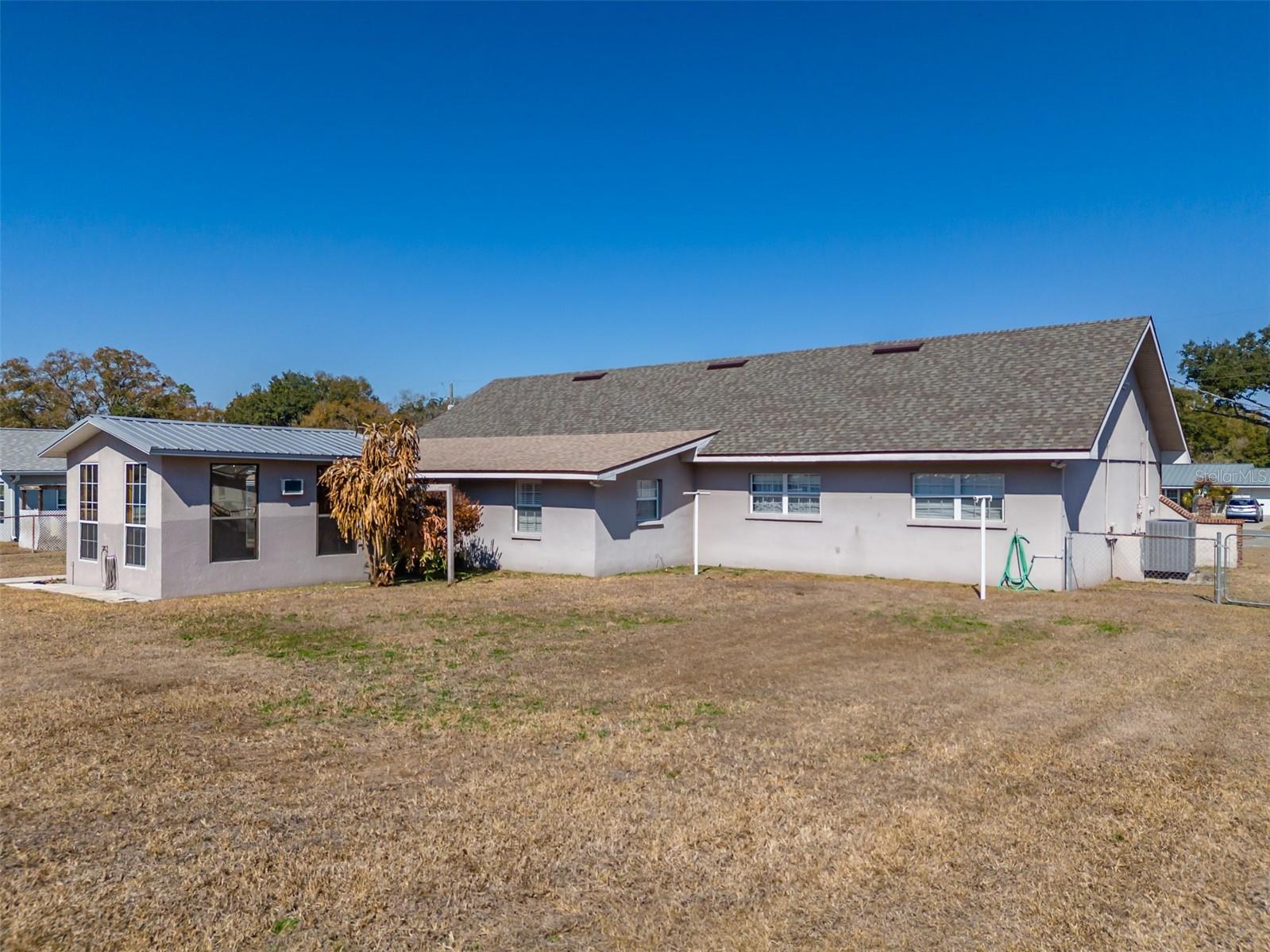 VAN SANT SUB - Residential