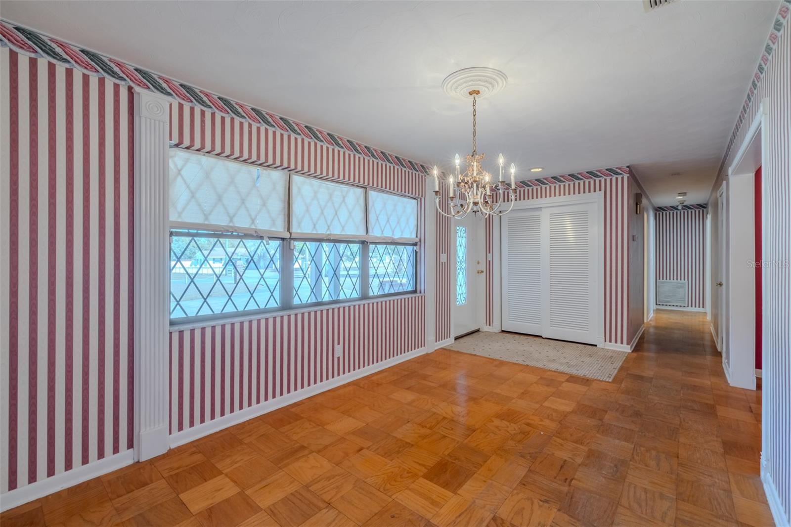 VAN SANT SUB - Residential