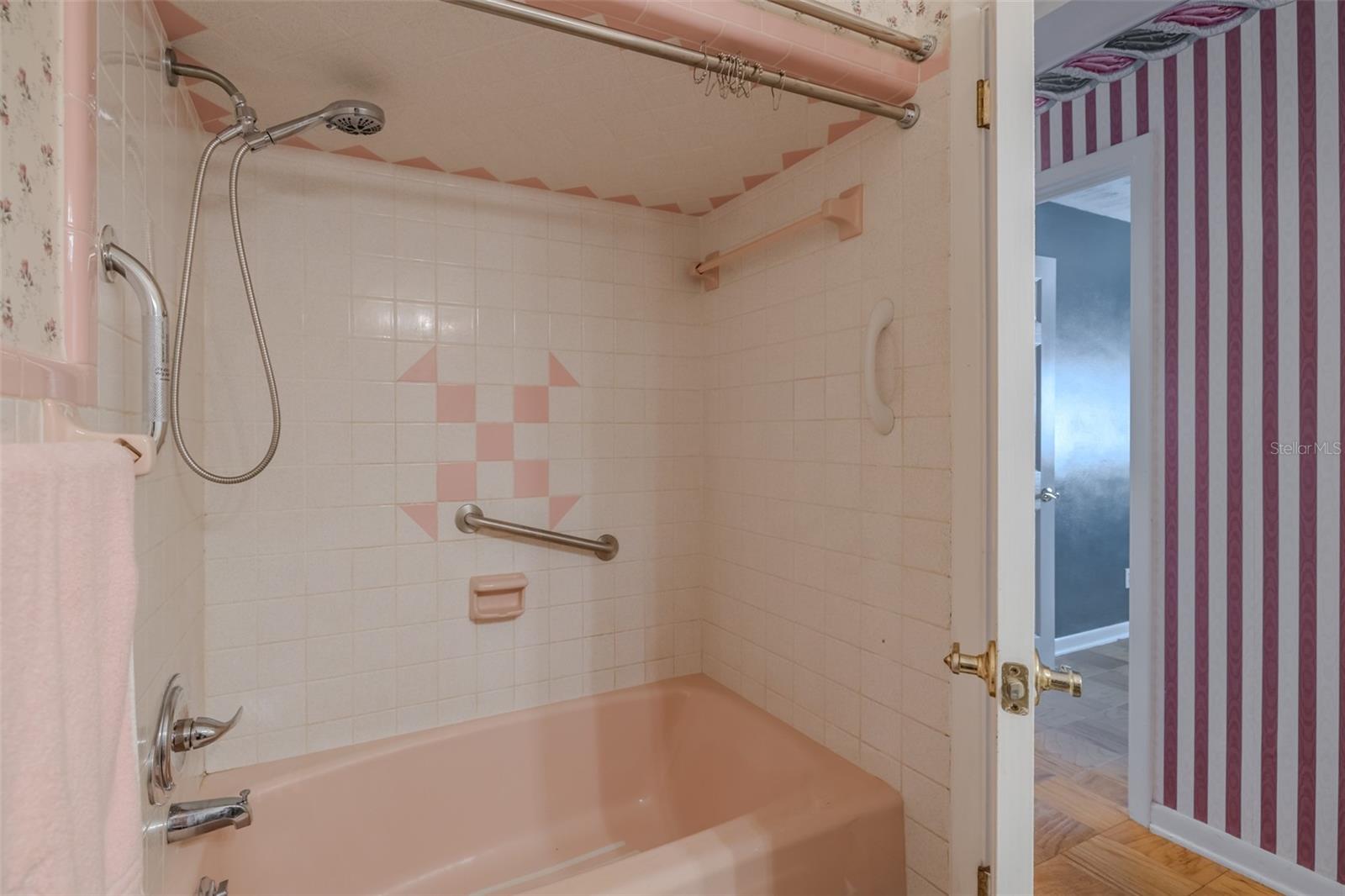 VAN SANT SUB - Residential