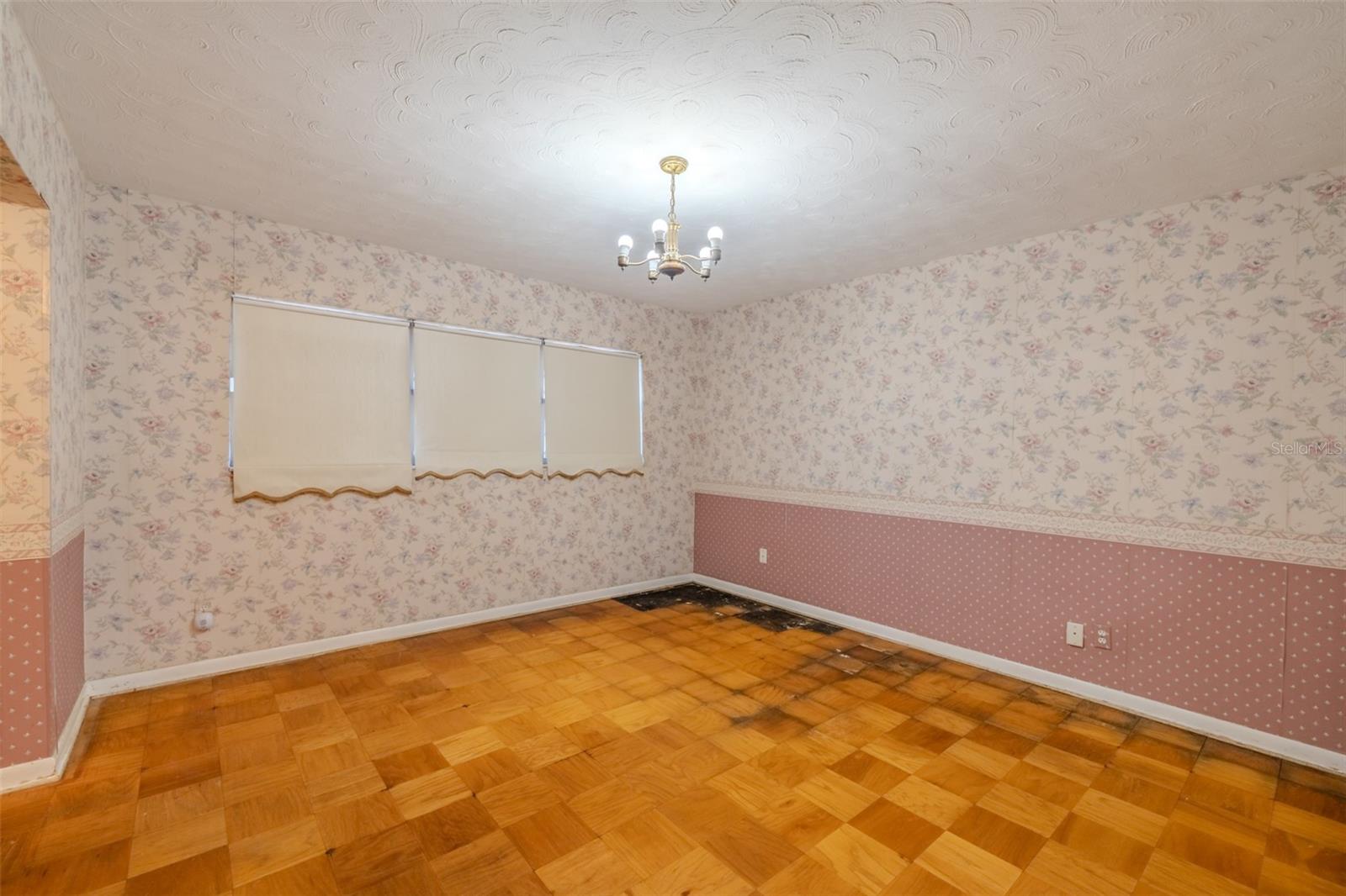 VAN SANT SUB - Residential